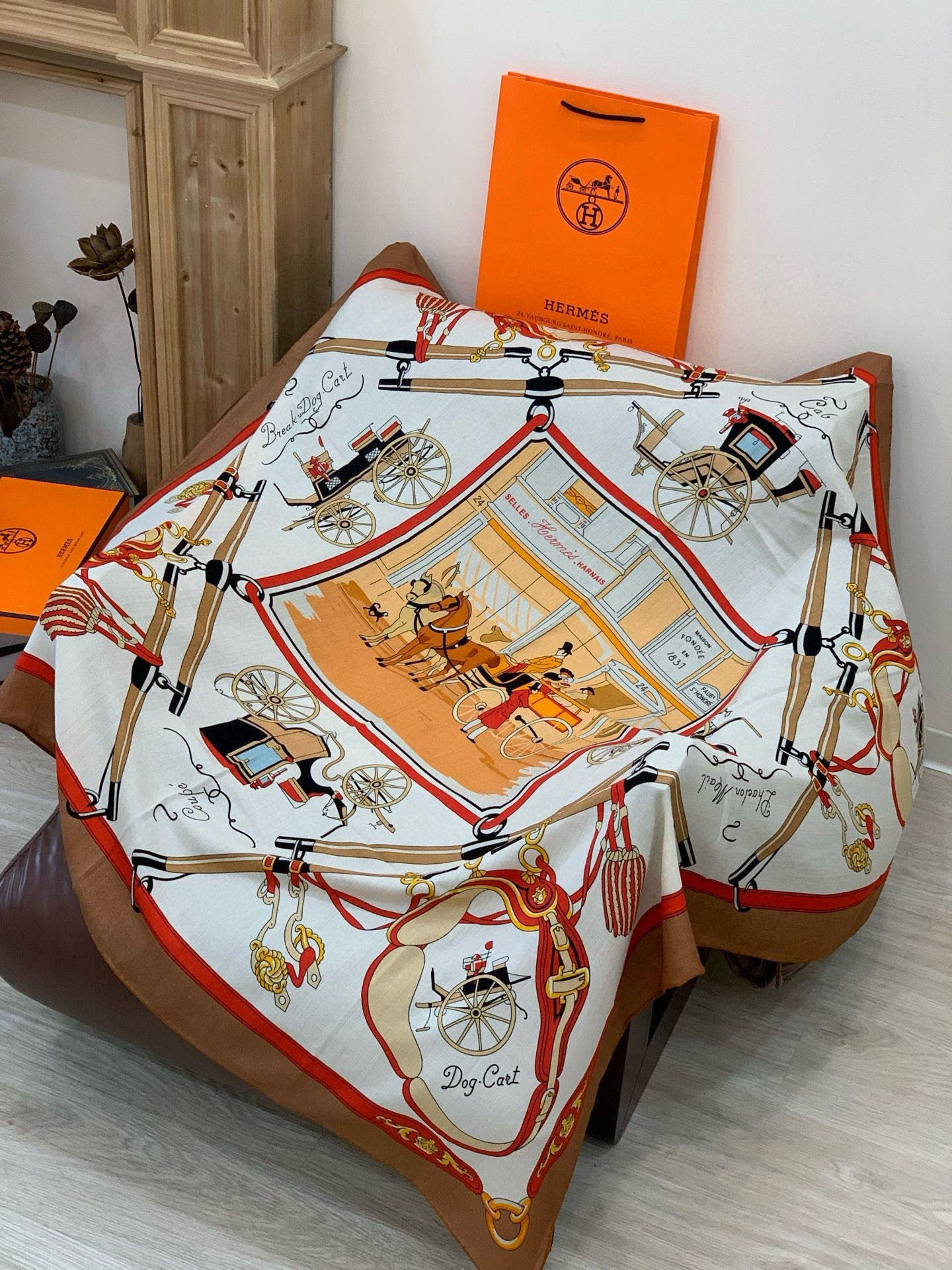 羊绒新款🆕👏👏买了都说好看‼️推荐💕爱马仕双面同色羊绒方巾【双面同色140】，顶级工艺超值‼️爱马仕专柜