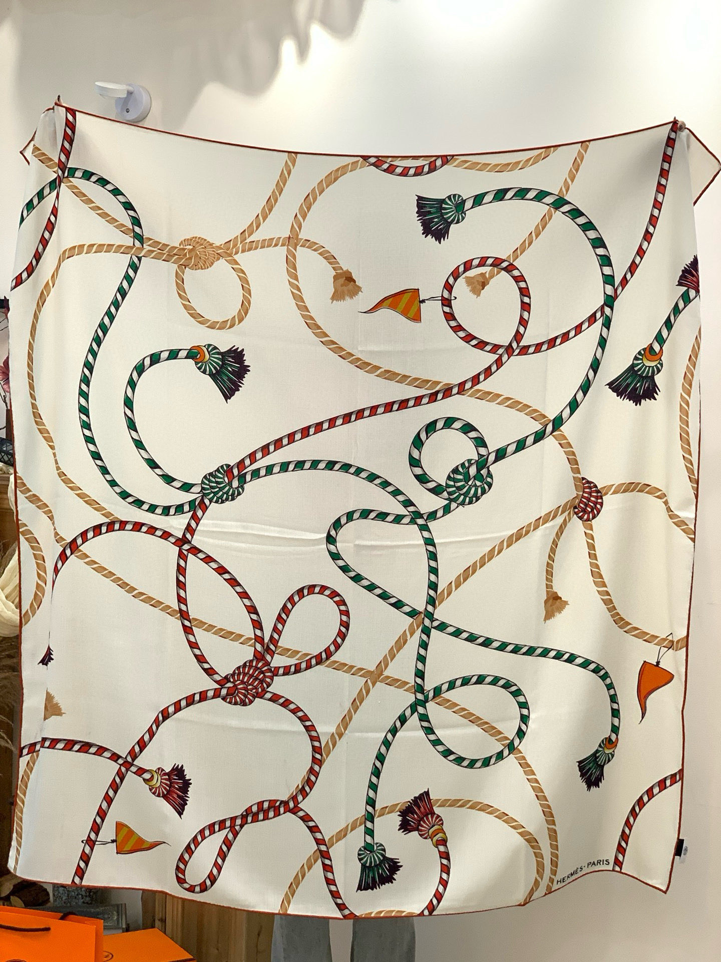 羊绒新款🆕👏👏买了都说好看‼️推荐💕爱马仕双面同色羊绒方巾【双面同色140】，顶级工艺超值‼️爱马仕专柜