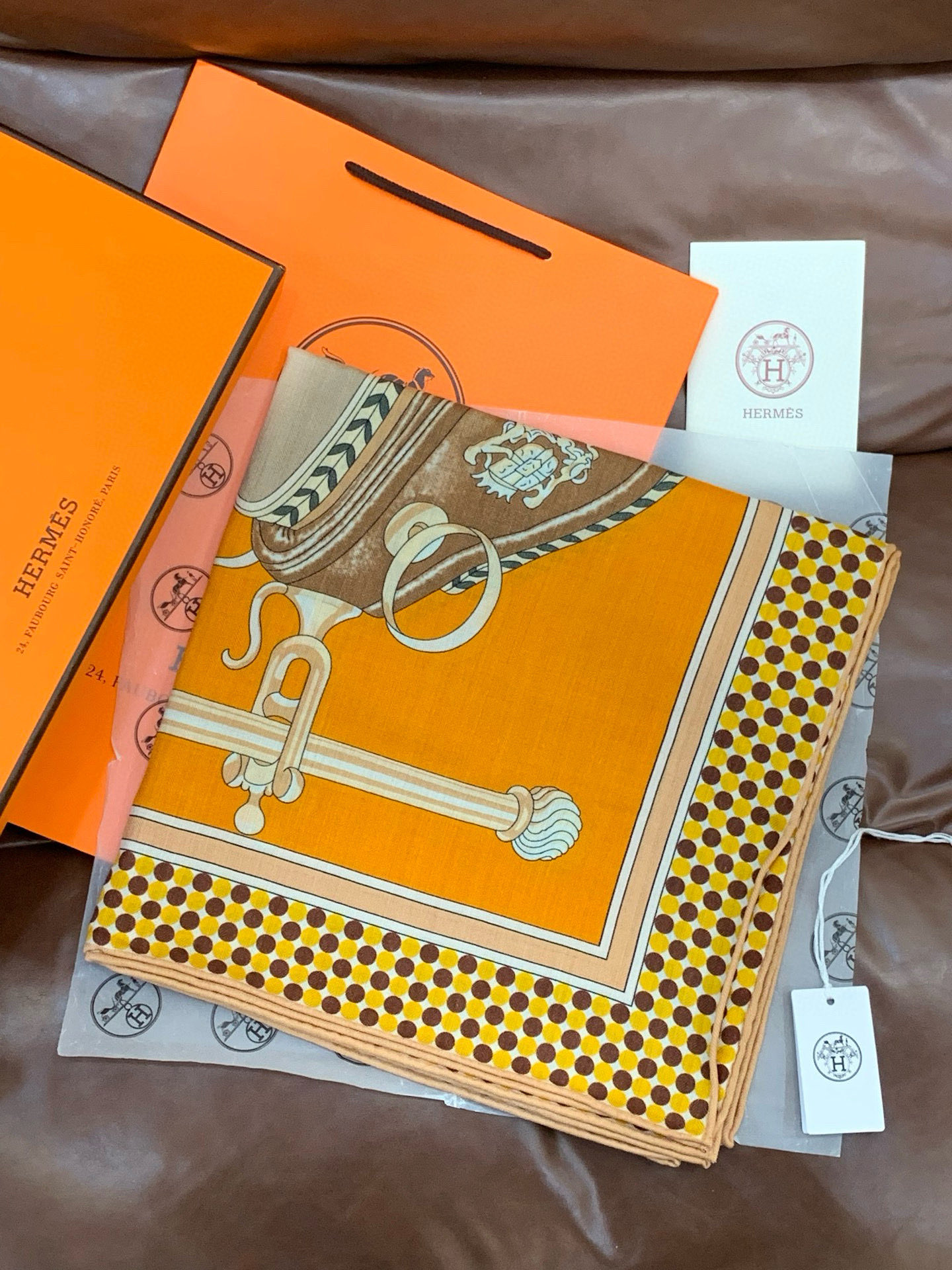 【140顶级丝羊绒双面同色披肩『骏马之城』！！超级气质！！】不仅美有其表，更有好品质与好细节的出彩内质！