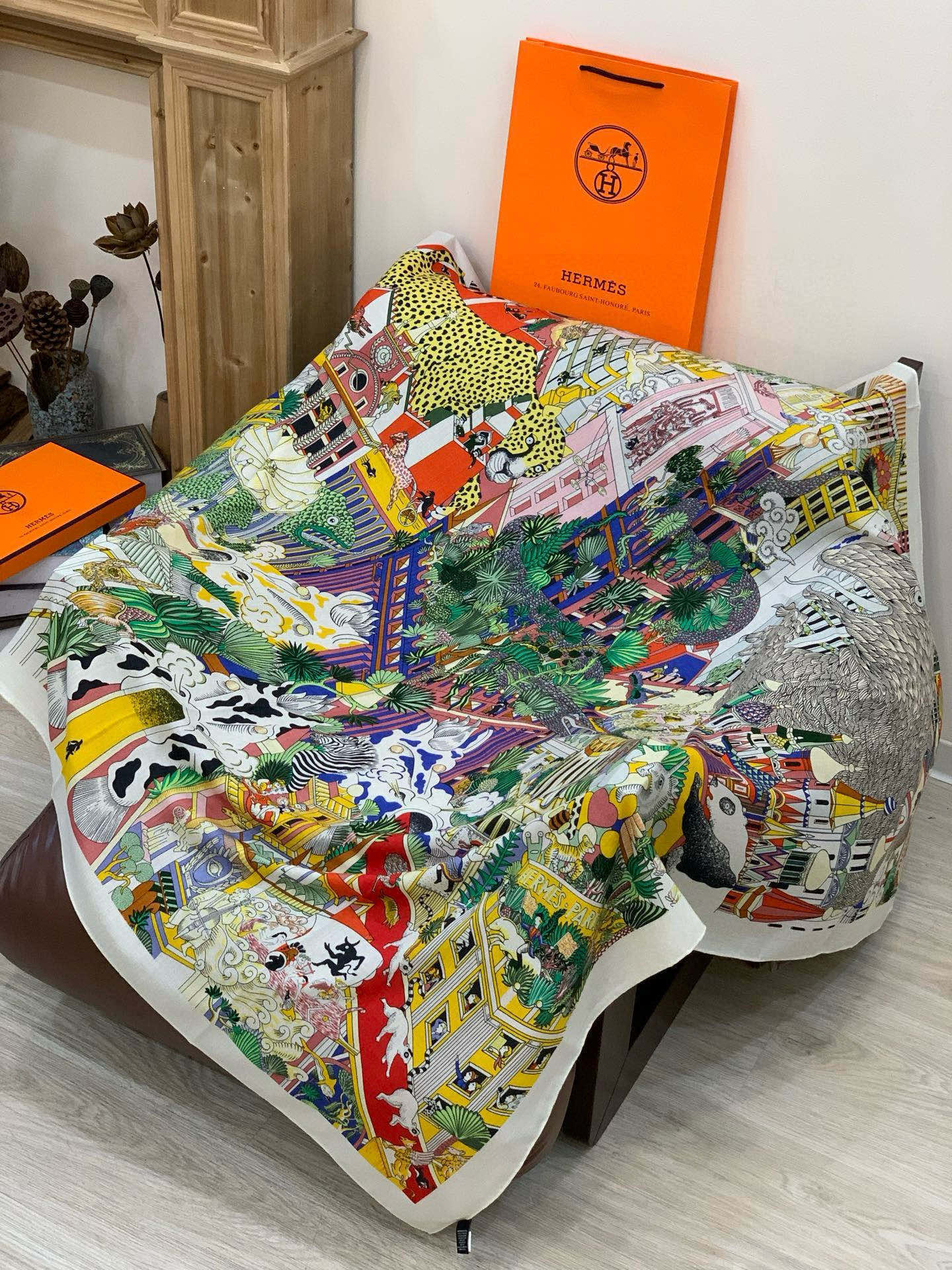 羊绒新款🆕👏👏买了都说好看‼️推荐💕爱马仕双面同色羊绒方巾【动物之城双面同色140】，顶级工艺超值‼️爱