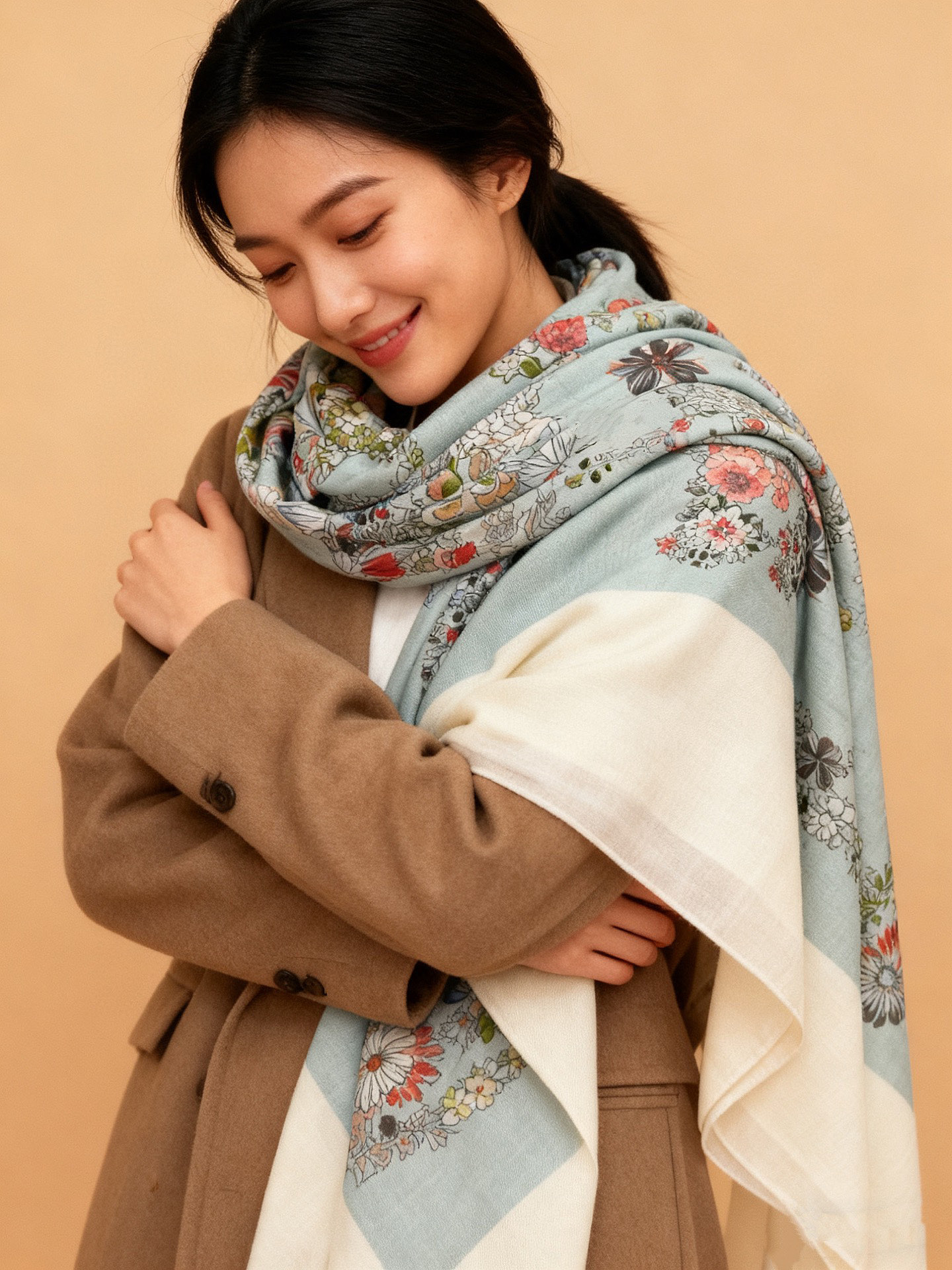 “华丽的缰辔花卉版”140丝绒方巾【140顶级丝绒双面同色披肩】手工卷边丝绒方巾（30%真丝70%羊绒）