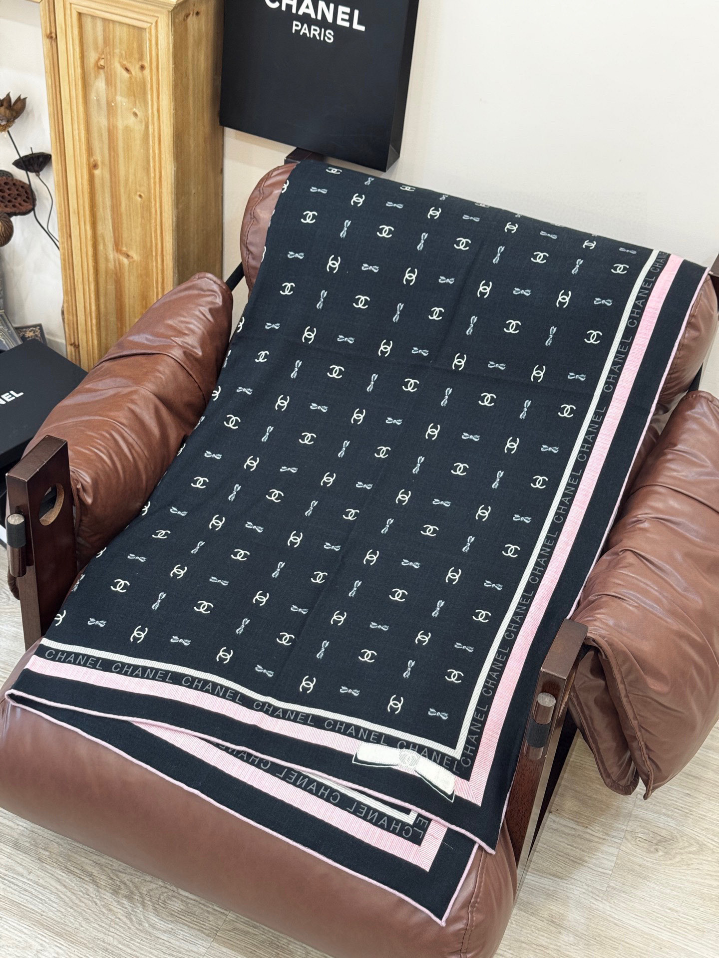 🌸·春日碎花20。 Chanel 140丝绒双面披肩25新款碎花花披肩超级有氛围感135*135cm的大