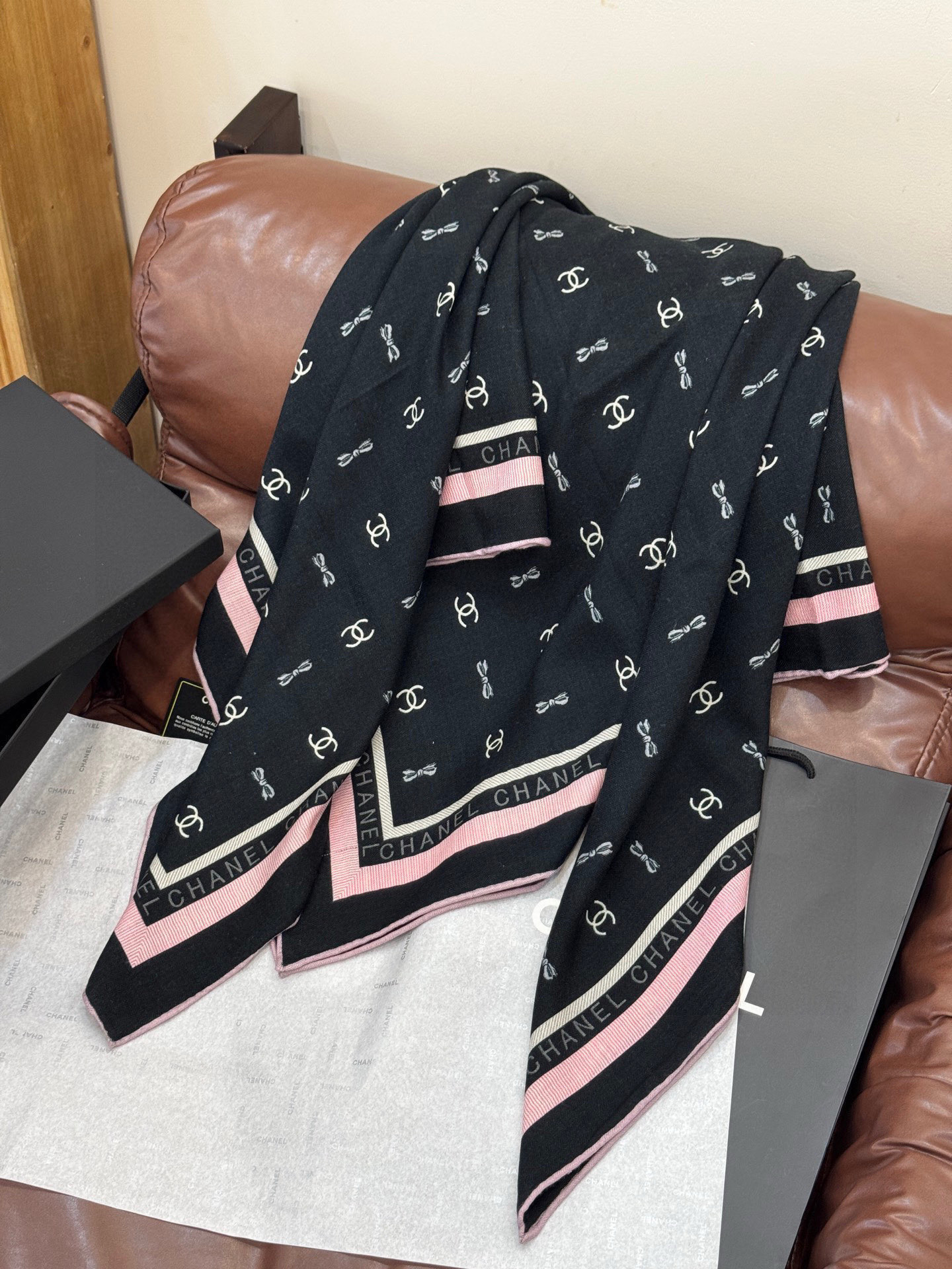 🌸·春日碎花20。 Chanel 140丝绒双面披肩25新款碎花花披肩超级有氛围感135*135cm的大