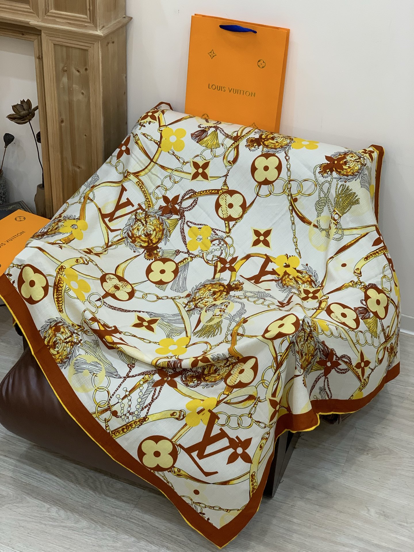 LV x TM 140披肩【140顶级丝绒双面同色披肩】本款LVxTMMonogram Multicol