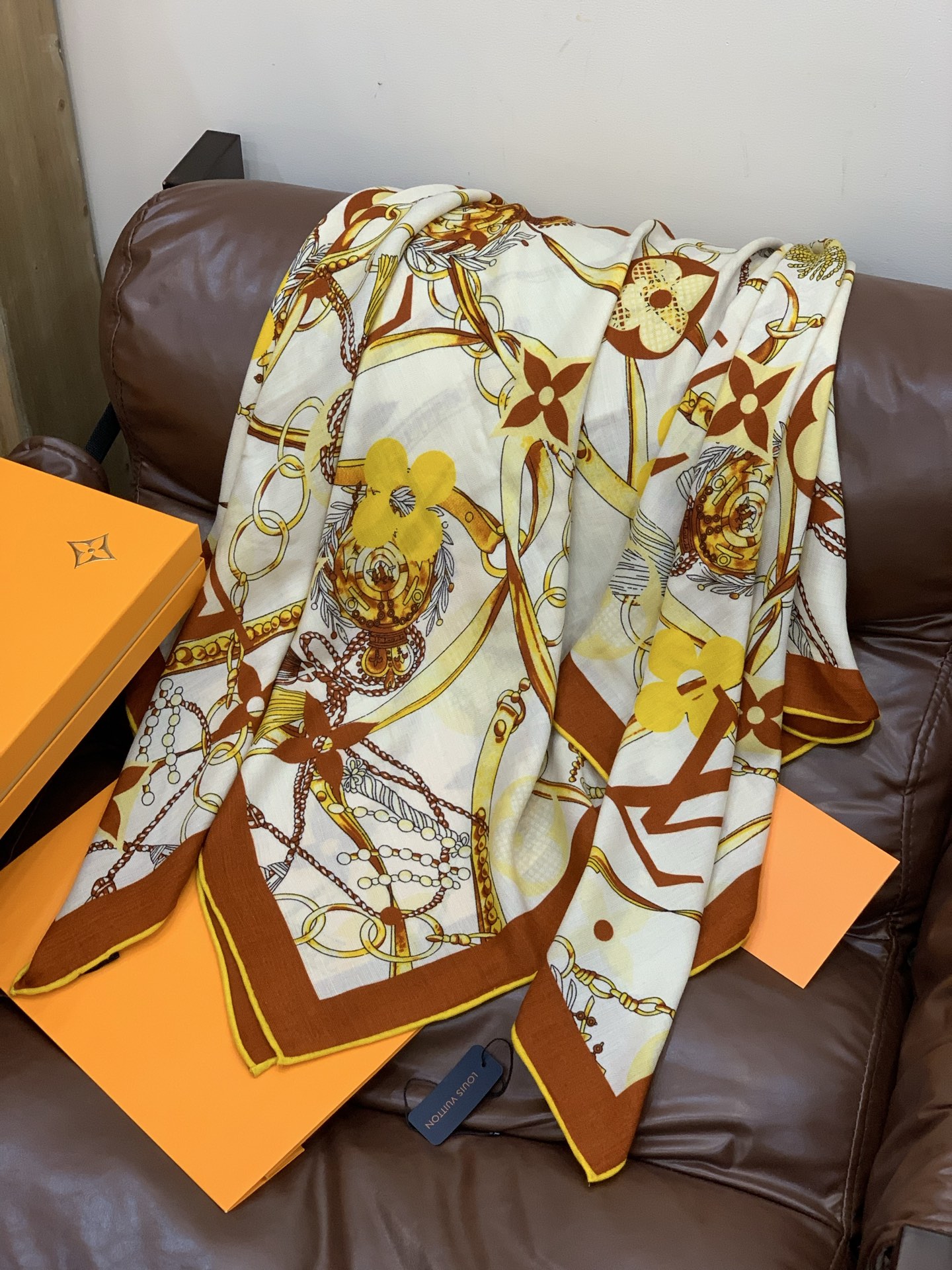 LV x TM 140披肩【140顶级丝绒双面同色披肩】本款LVxTMMonogram Multicol