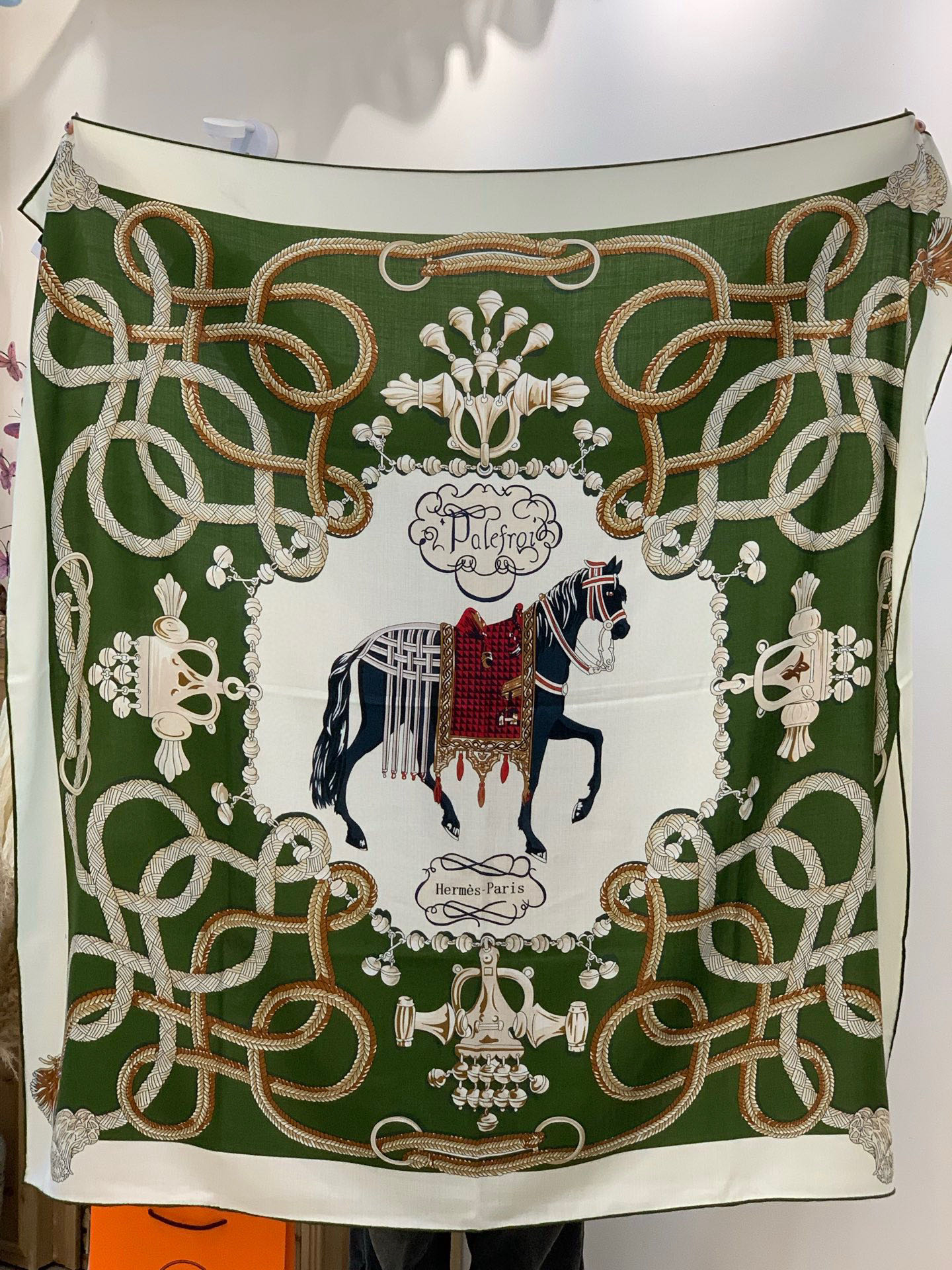 💟2025年秋冬上新💞【双面同色丝毛方巾】手工卷边山羊绒和真丝混纺披肩（70%山羊绒，30%桑蚕丝）这款