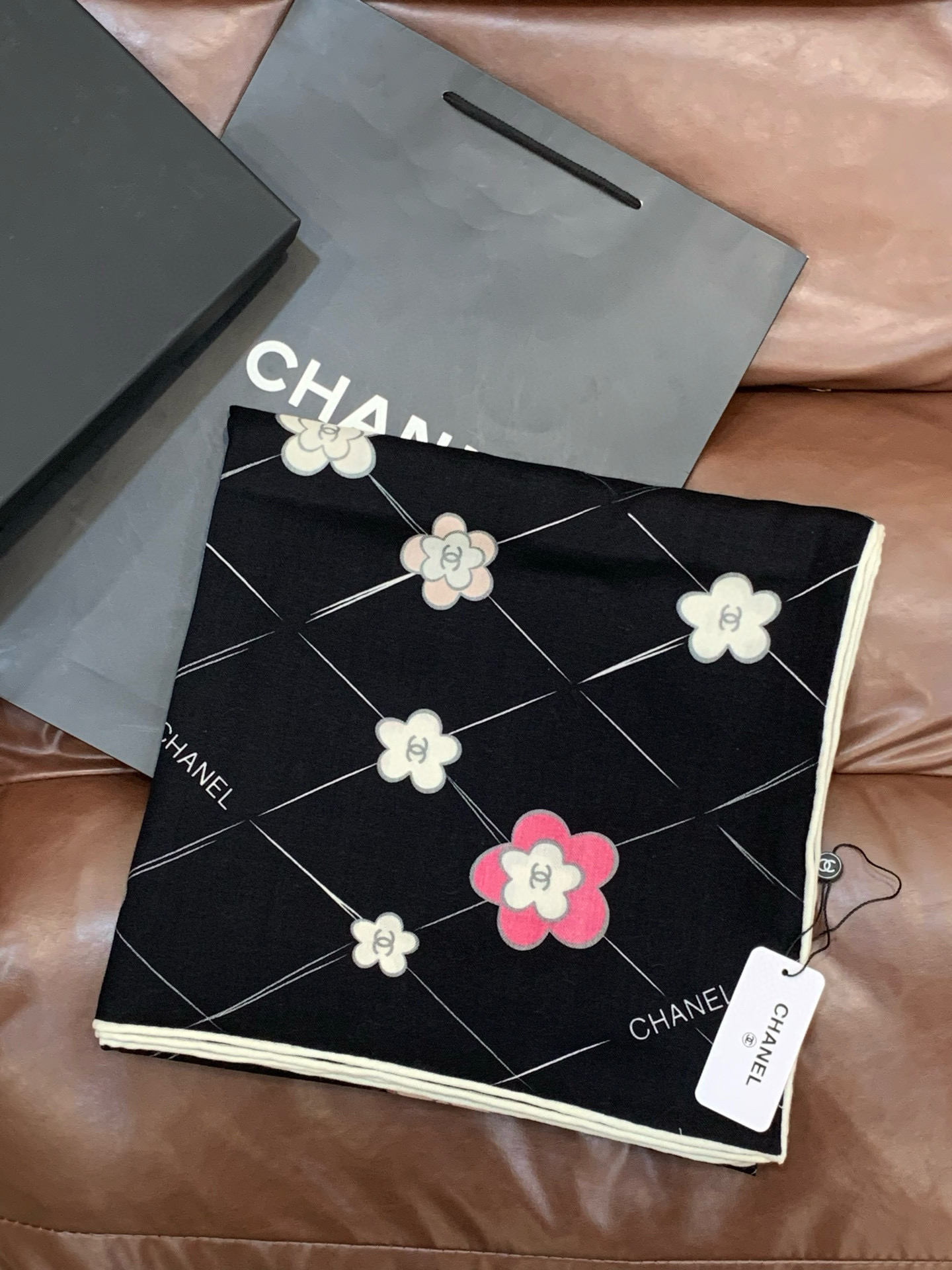 📦新款💖💖🏻🏻【山茶花印花140】140丝绒双面同色印花方巾‼️抢‼️VIP推荐 ‼️下手一定要快【高端