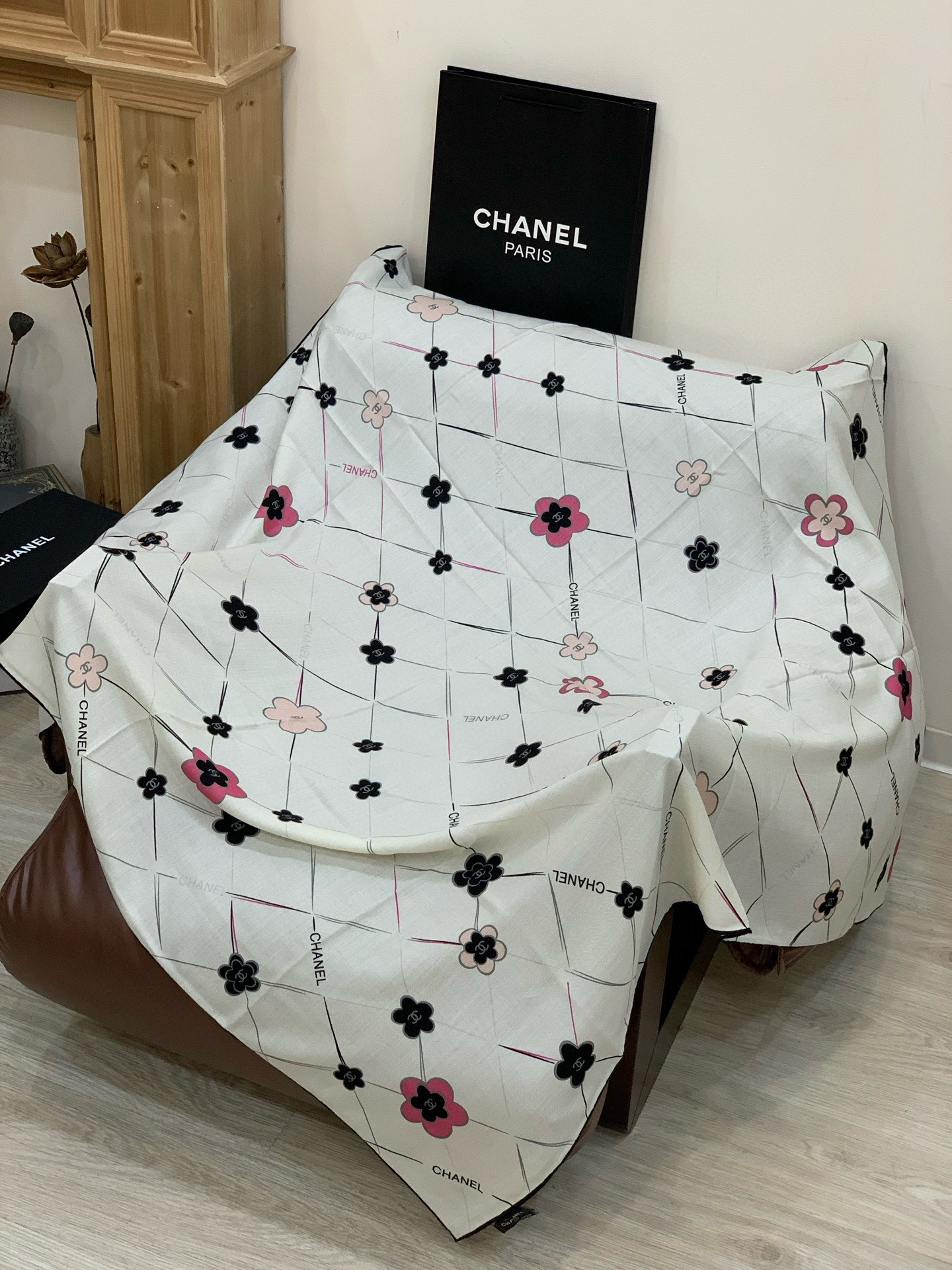 📦新款💖💖🏻🏻【山茶花印花140】140丝绒双面同色印花方巾‼️抢‼️VIP推荐 ‼️下手一定要快【高端