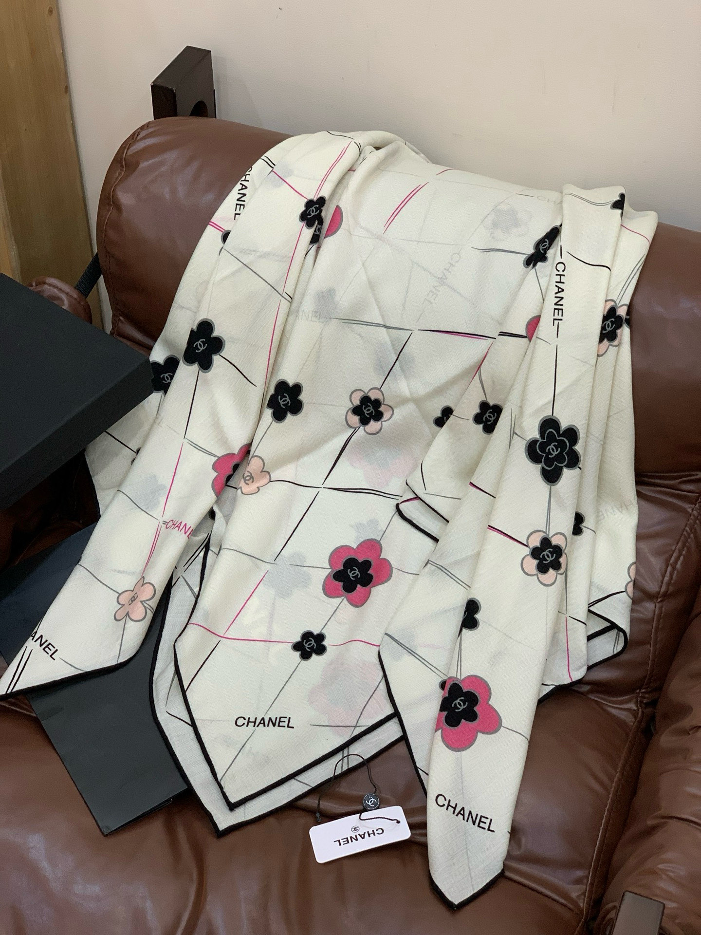 📦新款💖💖🏻🏻【山茶花印花140】140丝绒双面同色印花方巾‼️抢‼️VIP推荐 ‼️下手一定要快【高端