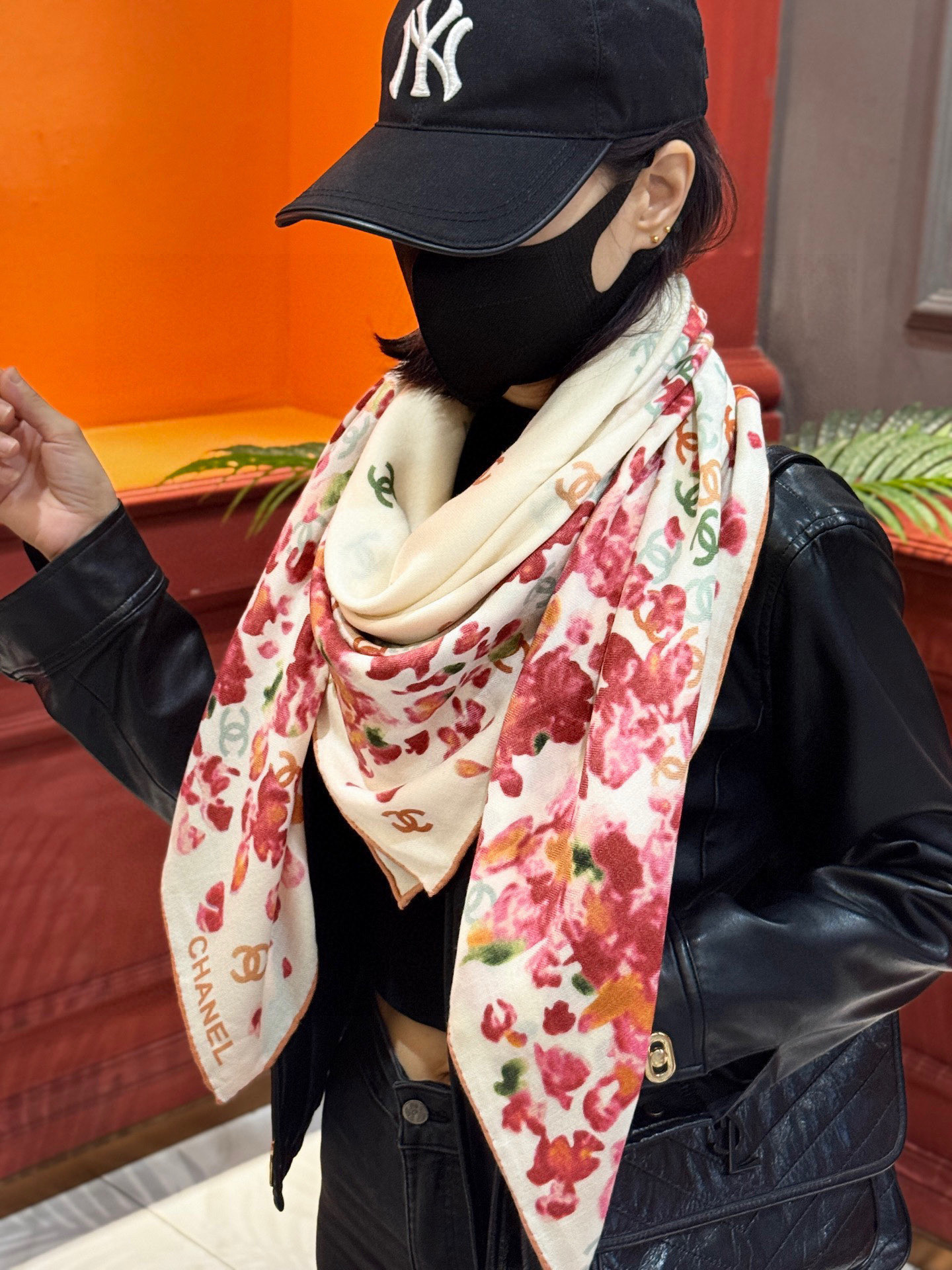 🌸·春日碎花20。 Chanel 140丝绒双面披肩25新款碎花花披肩超级有氛围感135*135cm的大