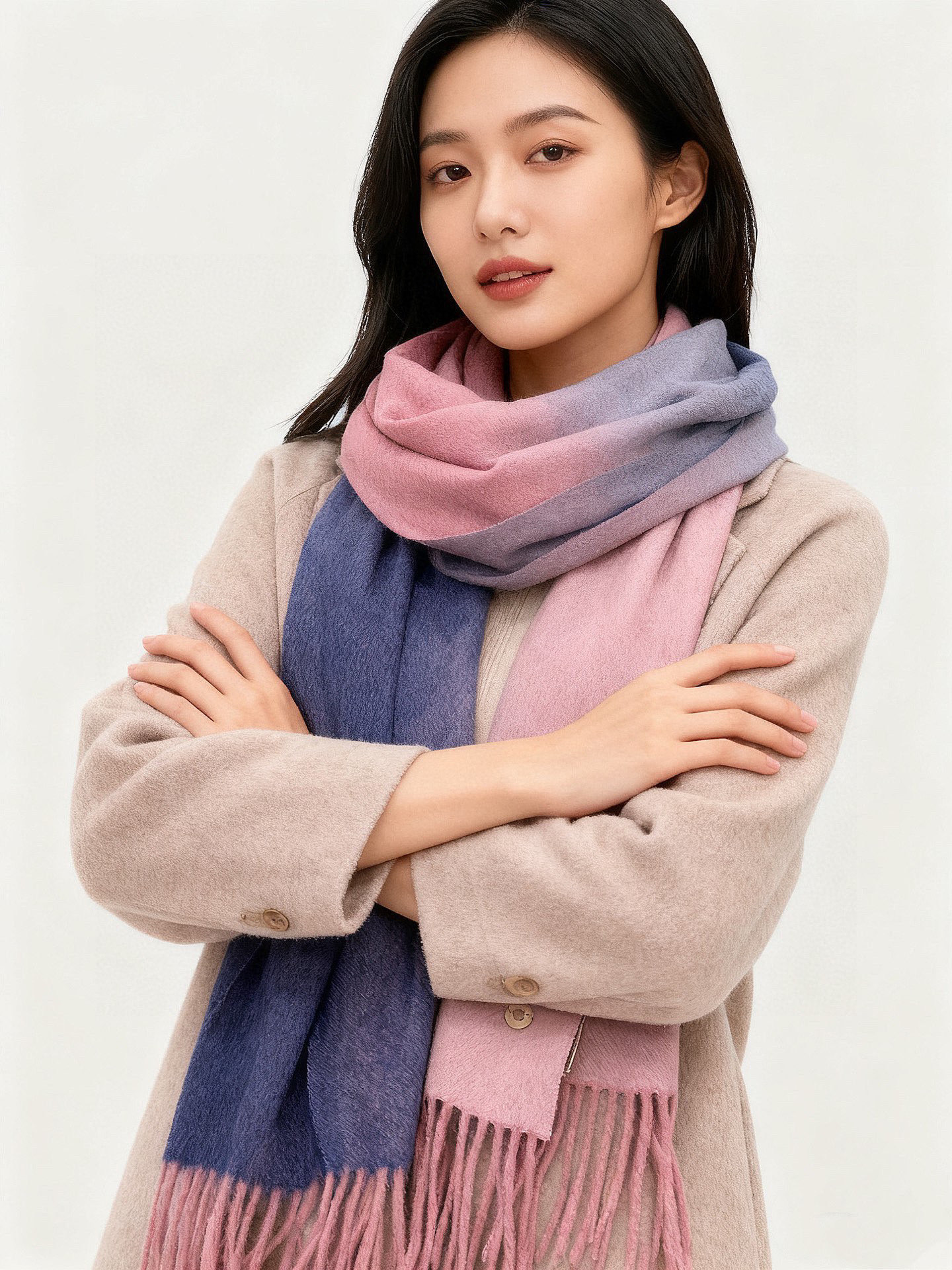 P150 ✨✨太美了😍 【皮安娜】情侣款 美到要尖叫😱专柜最新款🎊英伦欧美范儿「多色渐变」又是一款即时尚又实用的大围巾&长巾,🎆撞色的颜色搭配很协调,😍围巾手感柔软,😔戴起来时尚暖和,💅大气有范儿,格子控们,不要错过哦😜,尺寸32*190💃🏻顶级进口羊绒,亲们速度开抢🎉🎉🎉