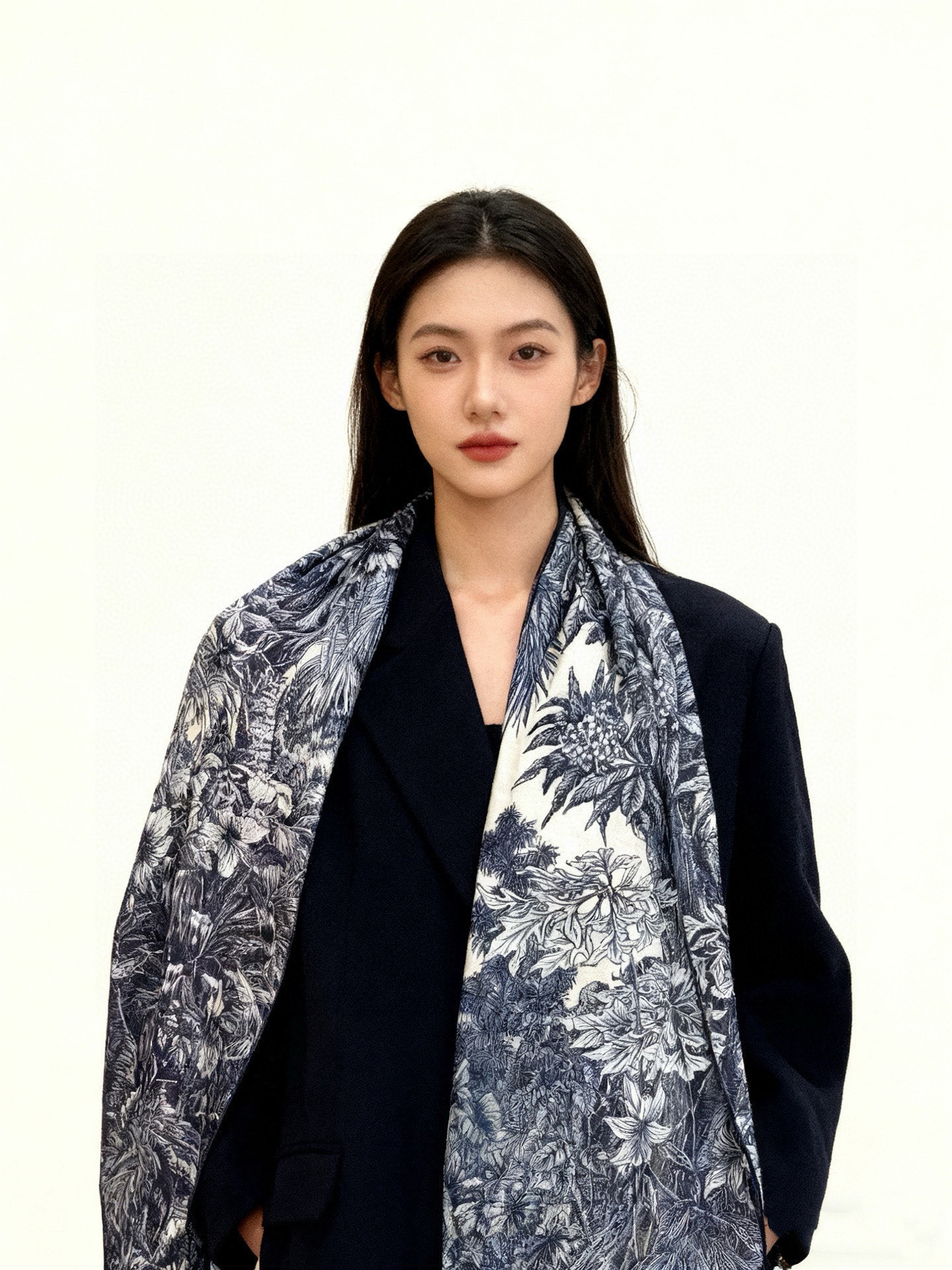 💟2025年秋冬抢先 上新💞【双面同色丝绒方巾】手工卷边山羊绒和真丝混纺披肩（70%山羊绒，30%桑蚕丝