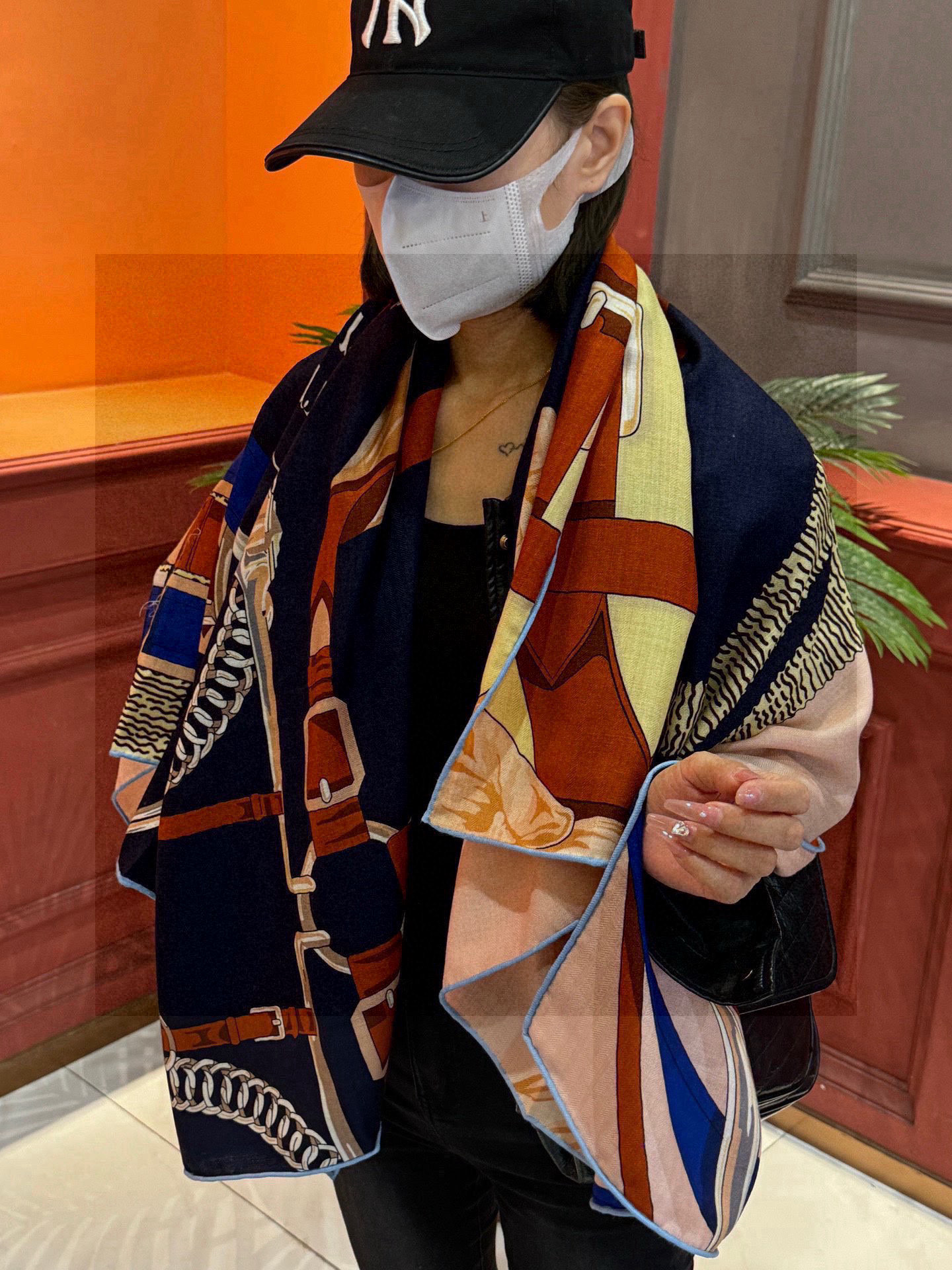 羊绒新款🆕👏👏买了都说好看‼️推荐💕爱马仕双面同色羊绒方巾，【双面同色140】顶级工艺超值‼️爱马仕专柜