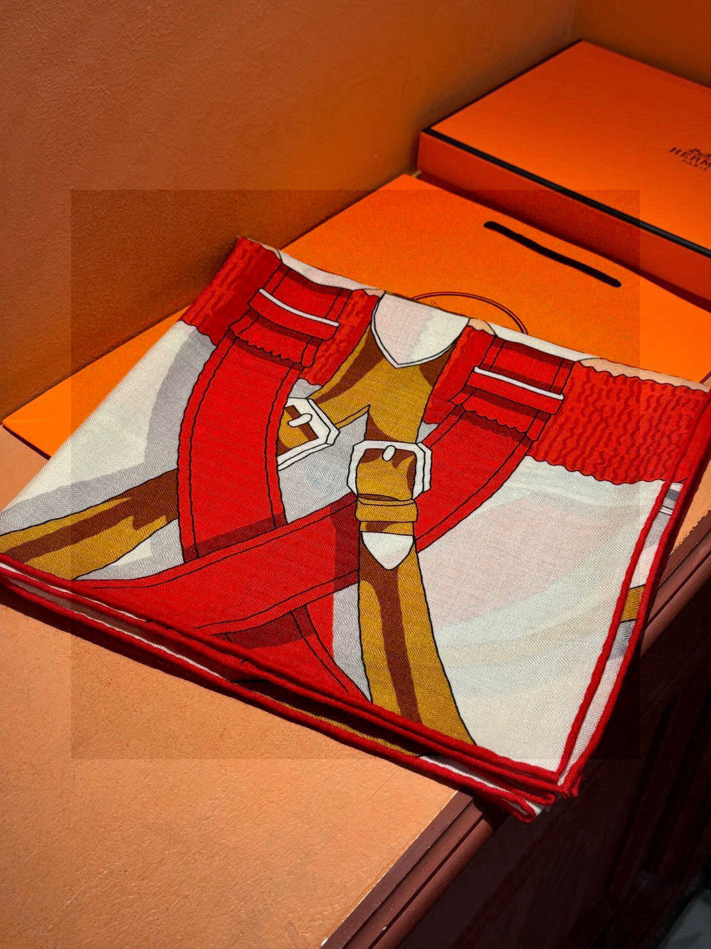 羊绒新款🆕👏👏买了都说好看‼️推荐💕爱马仕双面同色羊绒方巾，【双面同色140】顶级工艺超值‼️爱马仕专柜