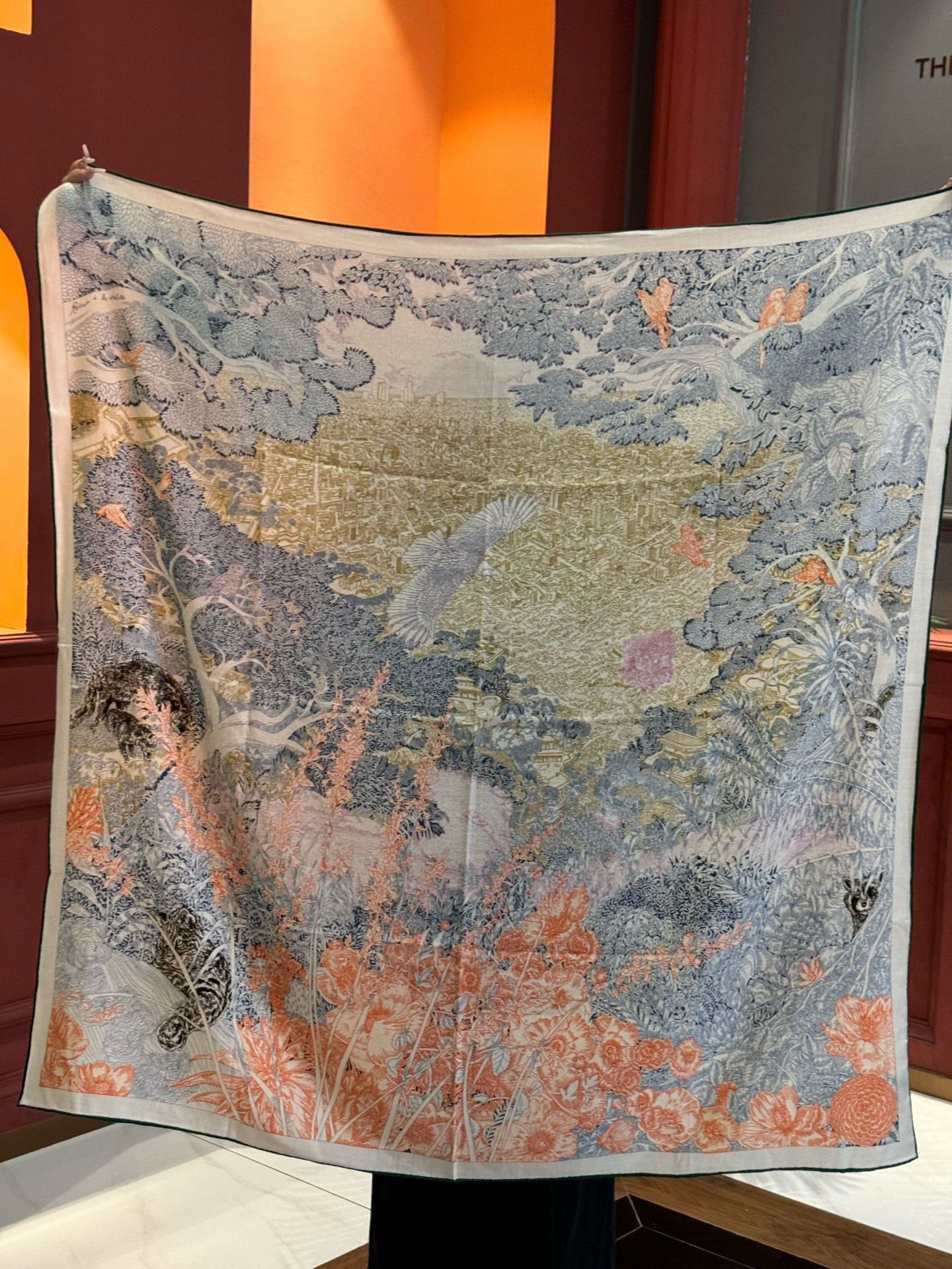 爱马仕～秋冬搭配利器❗️顶级双面同色 版真丝羊绒披肩！！1条等于2条】点睛精彩，图案和配色都超级喜欢，又