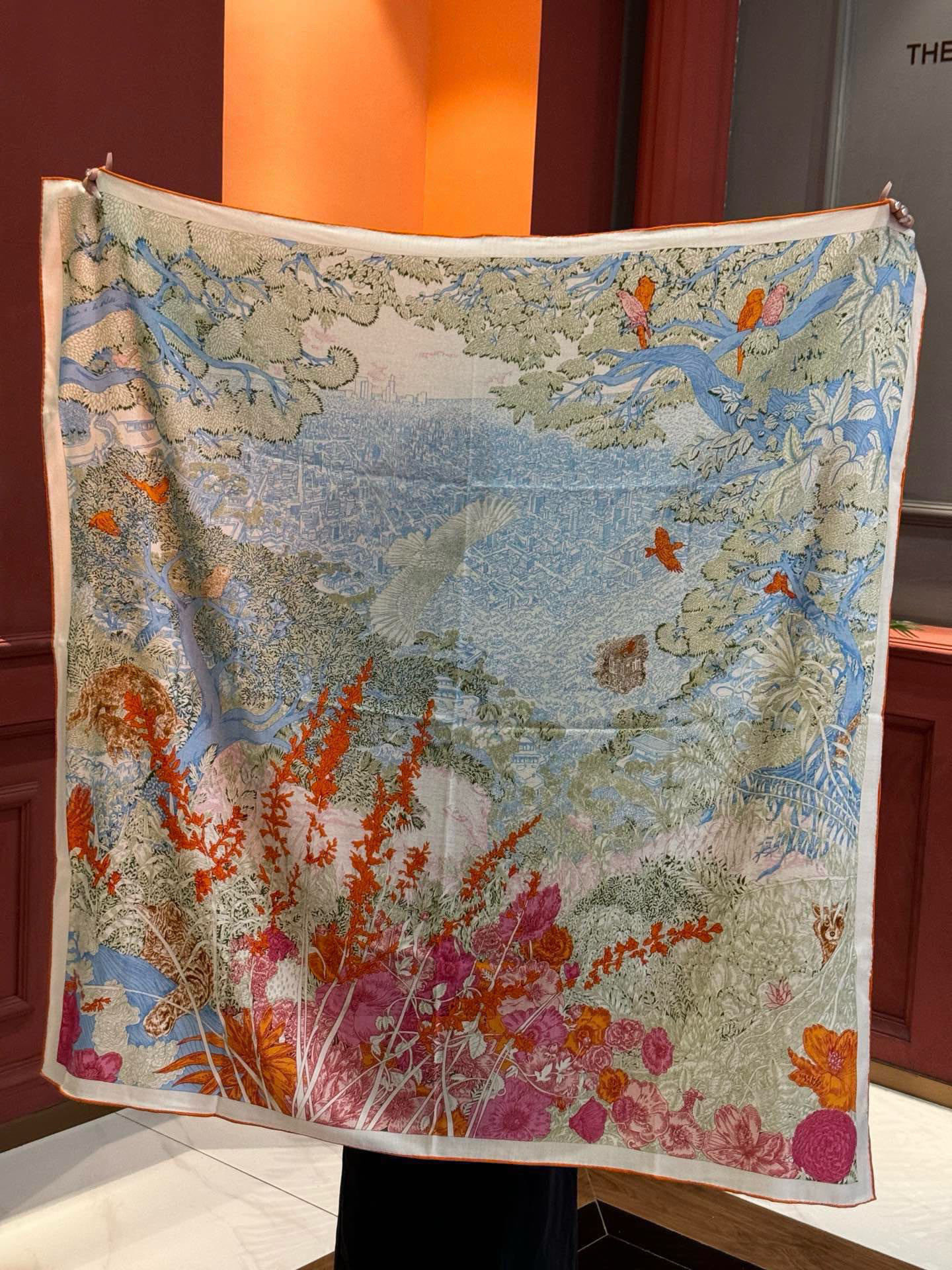 爱马仕～秋冬搭配利器❗️顶级双面同色 版真丝羊绒披肩！！1条等于2条】点睛精彩，图案和配色都超级喜欢，又