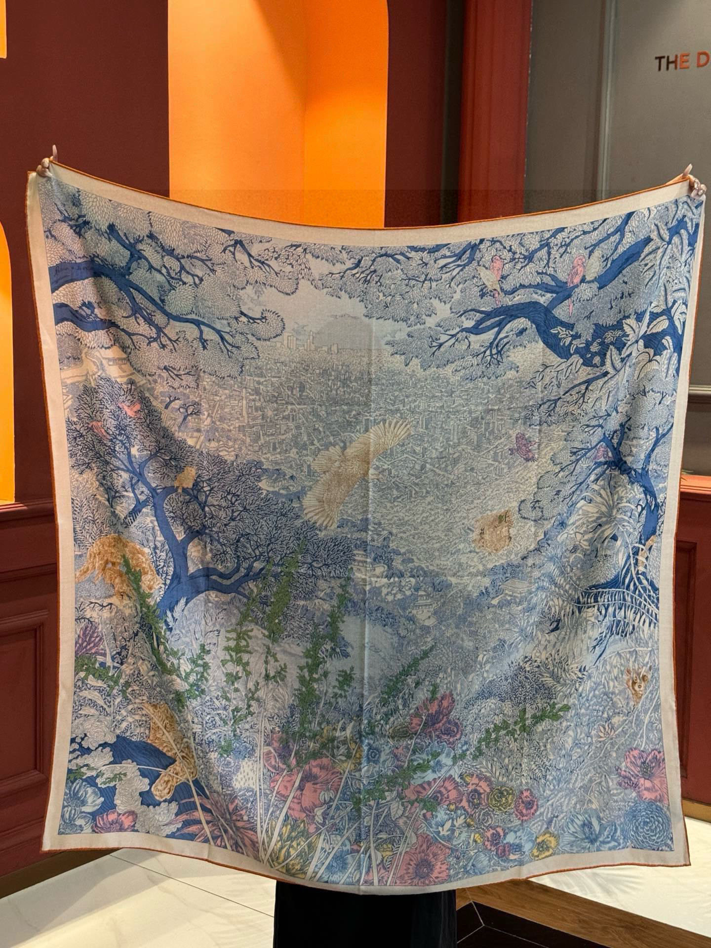 爱马仕～秋冬搭配利器❗️顶级双面同色 版真丝羊绒披肩！！1条等于2条】点睛精彩，图案和配色都超级喜欢，又