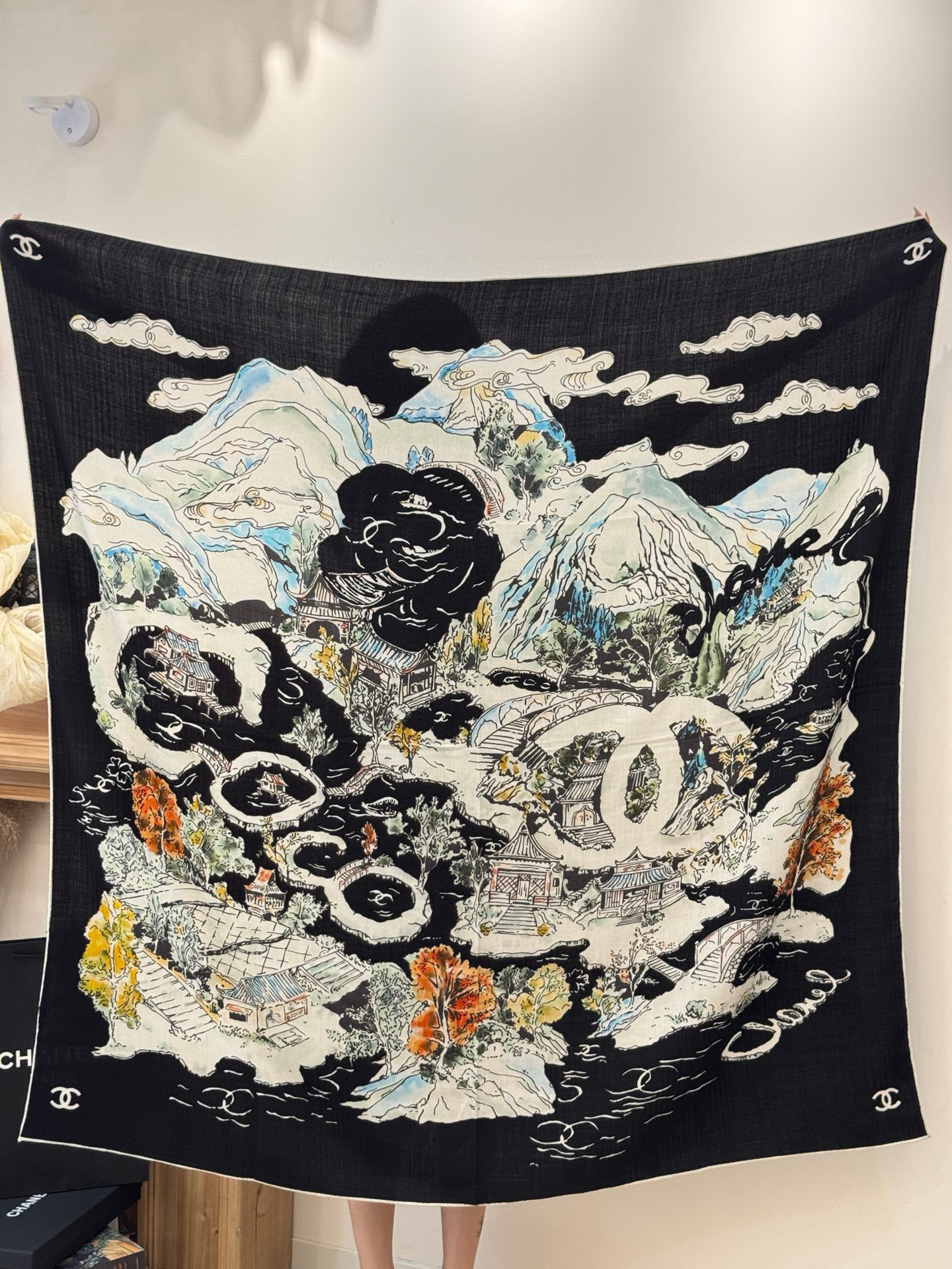 Chanel 25高级手工坊系列～～【140顶级丝绒双面同色披肩】25高级手工坊系列作品梦幻而极具电影感