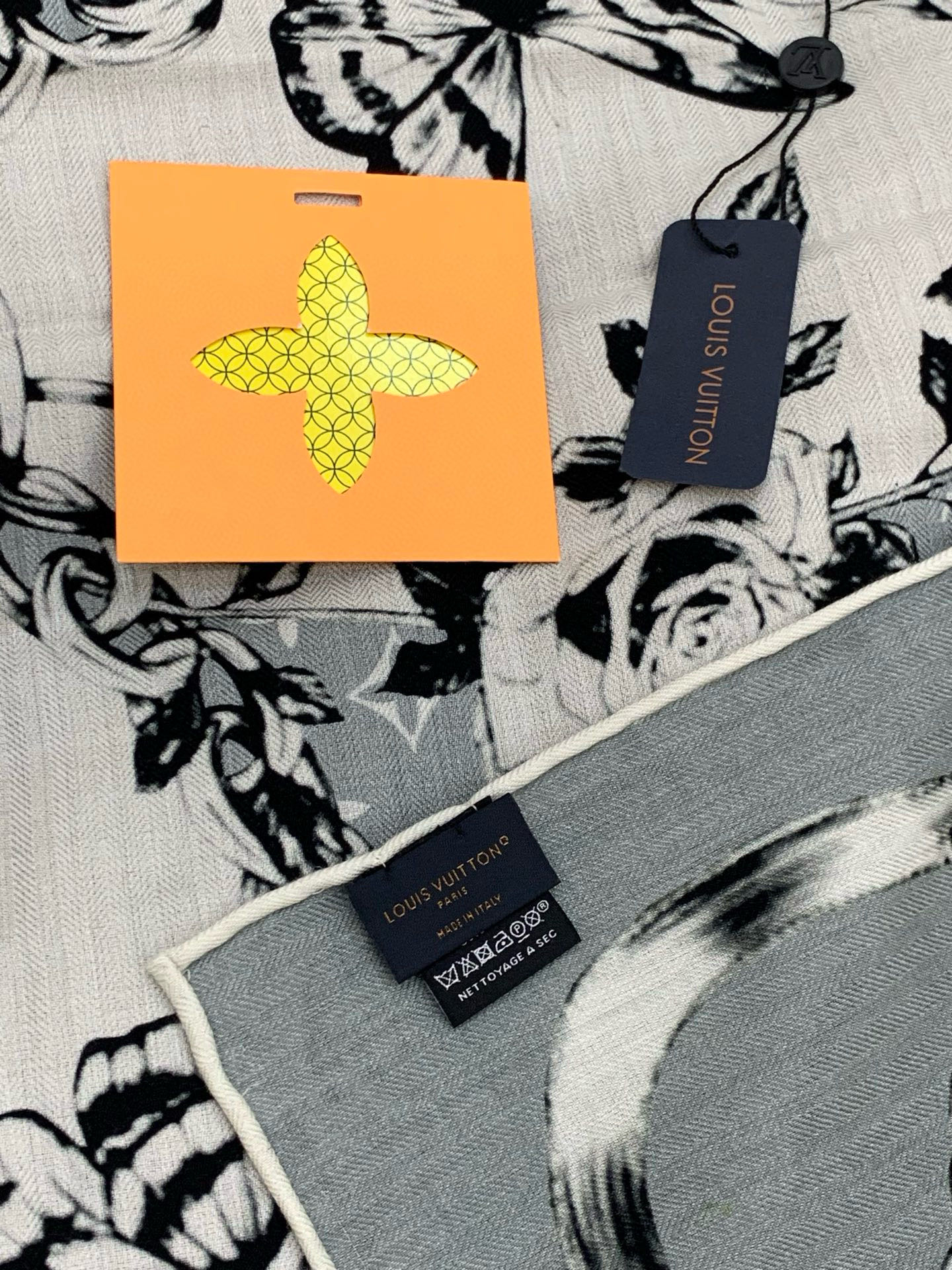 LV x TM 140披肩【140顶级丝绒双面同色披肩】本款LVxTMMonogram Multicol