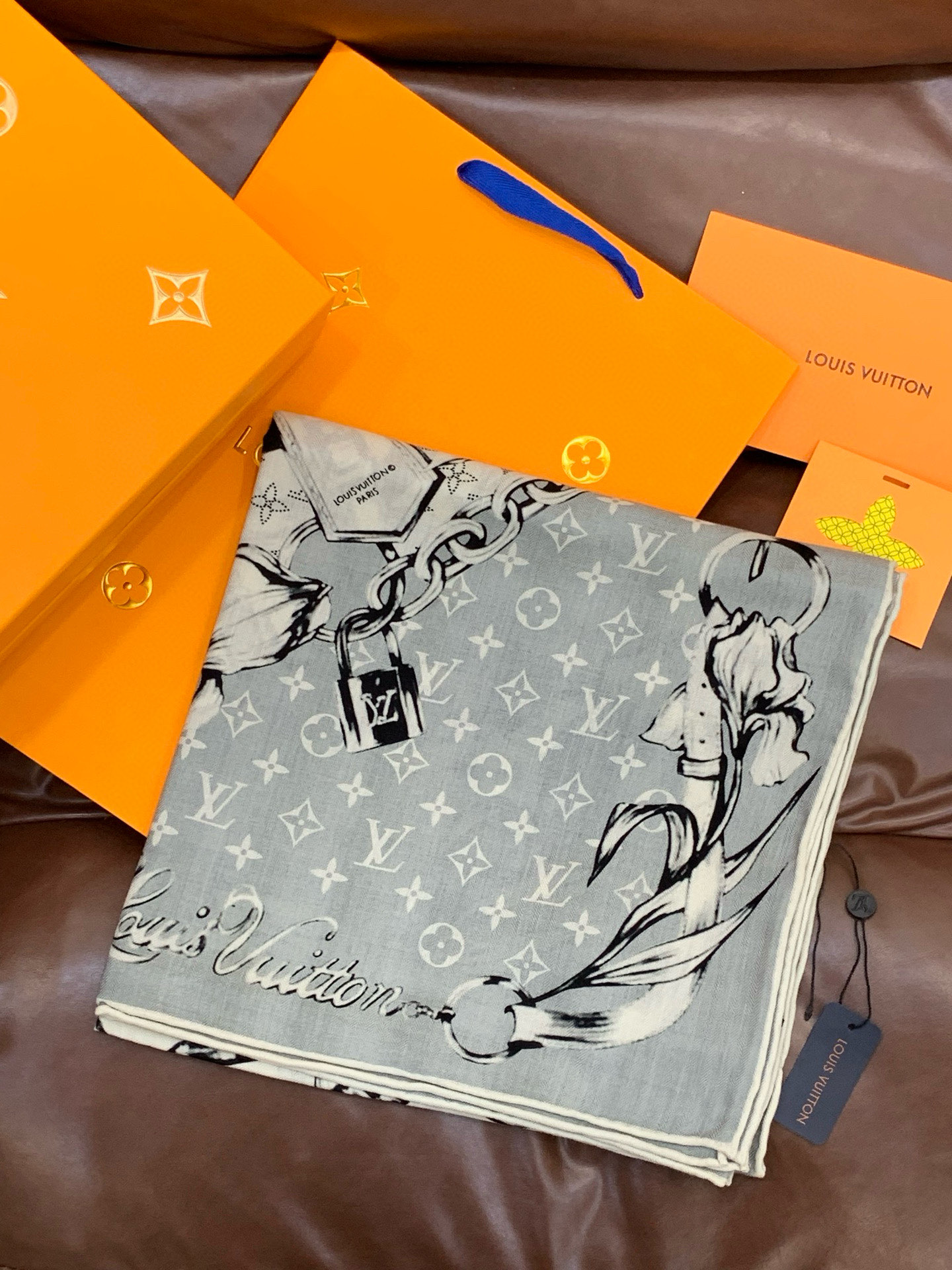 LV x TM 140披肩【140顶级丝绒双面同色披肩】本款LVxTMMonogram Multicol