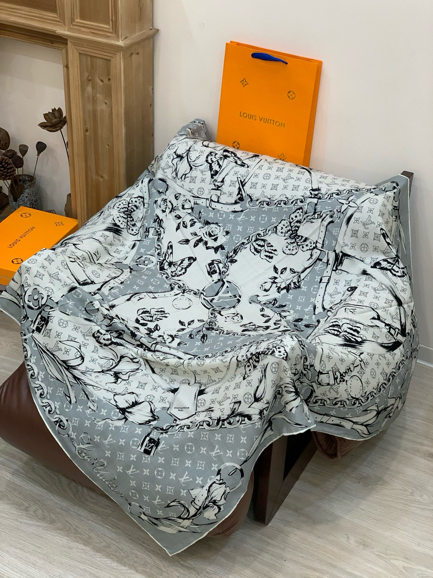 LV x TM 140披肩【140顶级丝绒双面同色披肩】本款LVxTMMonogram Multicol