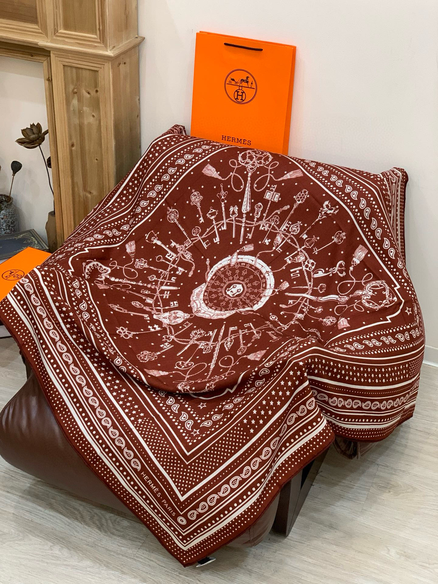 羊绒新款🆕👏👏买了都说好看‼️推荐💕爱马仕双面同色羊绒方巾【双面同色140】，顶级工艺超值‼️爱马仕专柜