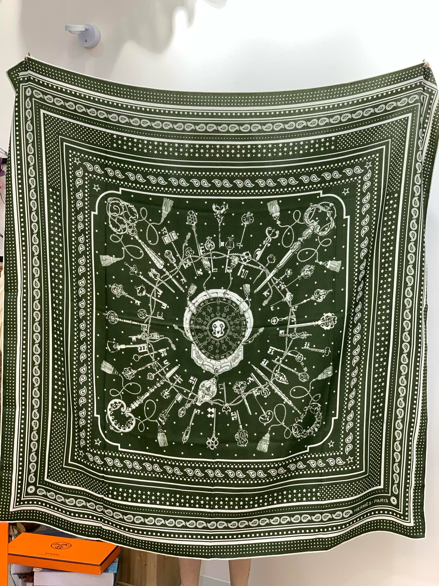 羊绒新款🆕👏👏买了都说好看‼️推荐💕爱马仕双面同色羊绒方巾【双面同色140】，顶级工艺超值‼️爱马仕专柜