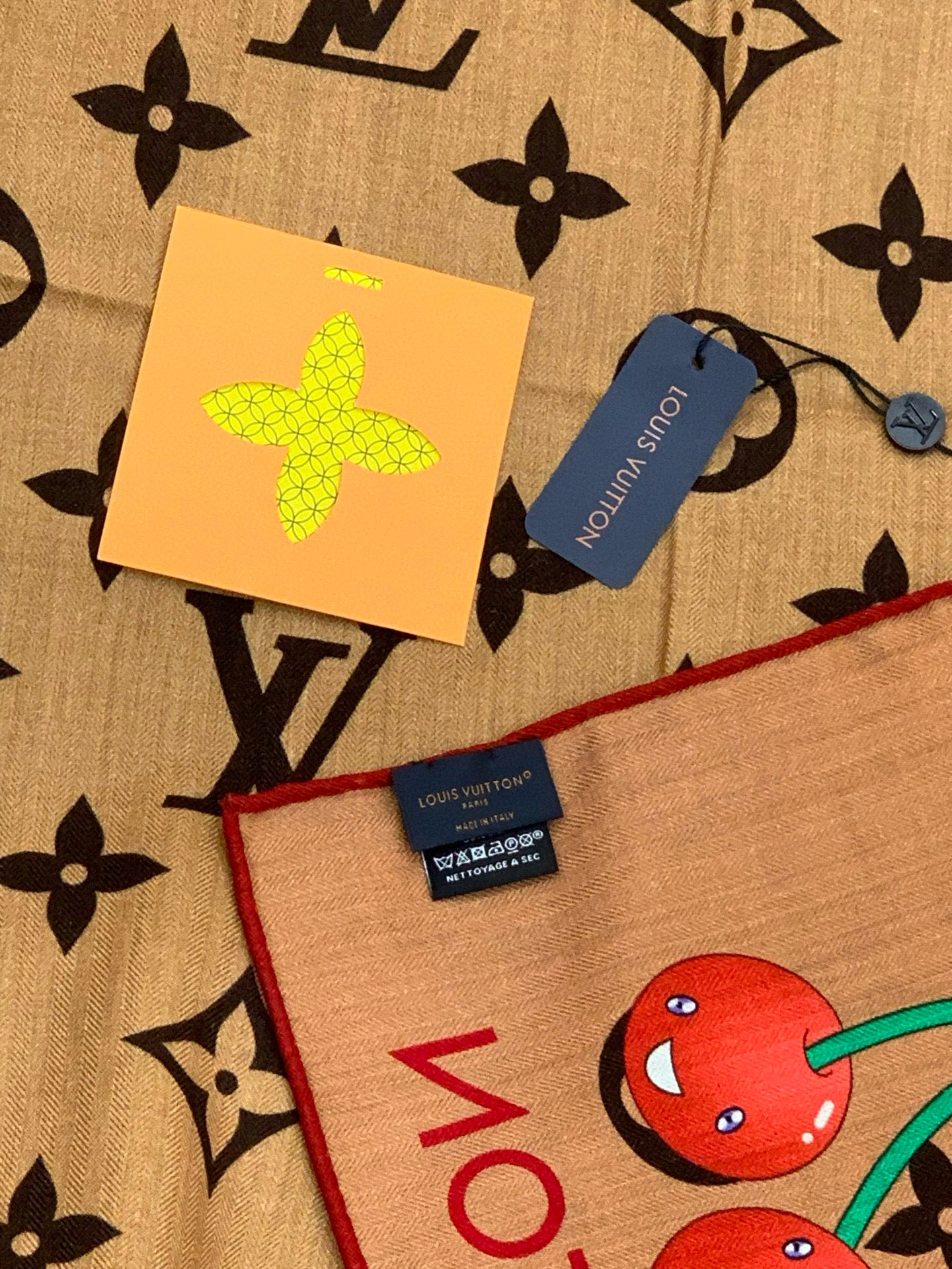 LV X TM MONOGRAMCERISE 140丝绒方巾【140双面丝绒同色】LV × TM Mon