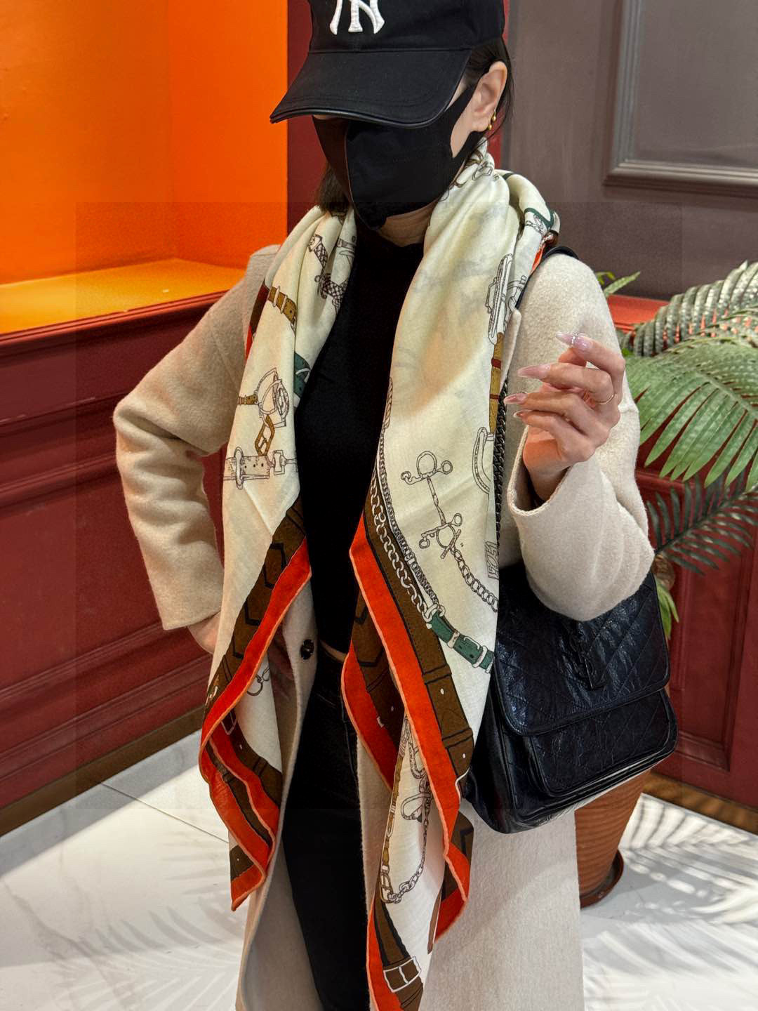 羊绒新款🆕👏👏买了都说好看‼️推荐💕爱马仕双面同色羊绒方巾【跃动的马儿双面同色140】，顶级工艺超值‼️