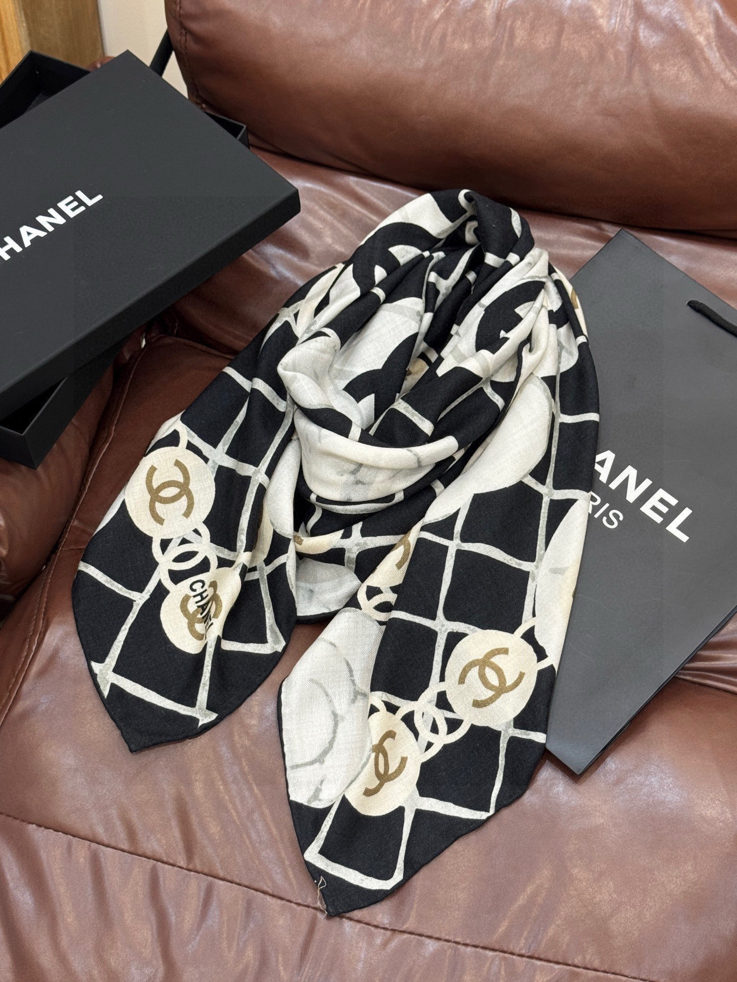 📦新款💖💖🏻🏻【山茶花印花140】140丝绒双面同色印花方巾‼️抢‼️VIP推荐 ‼️下手一定要快【高端