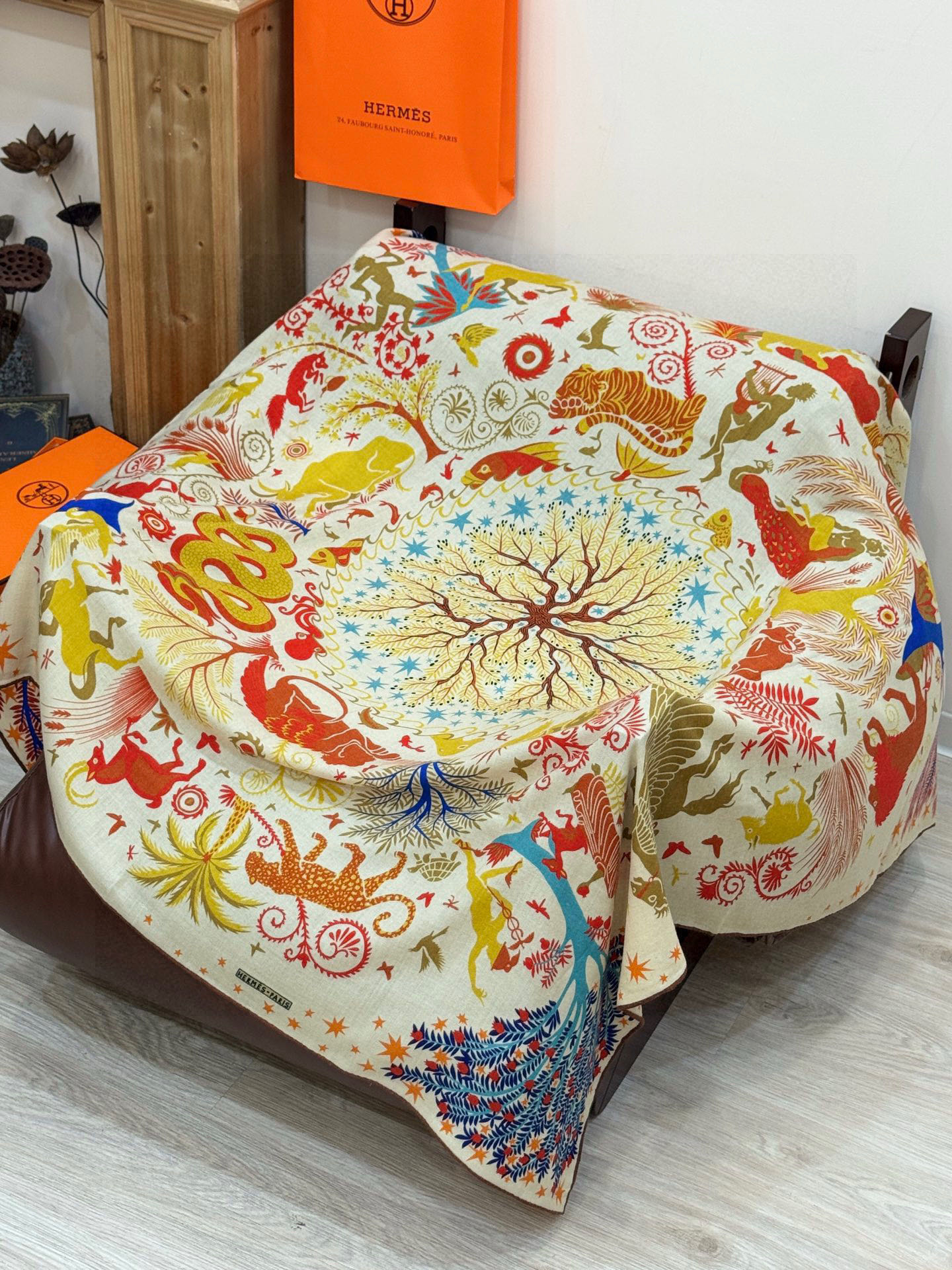 羊绒新款🆕👏👏买了都说好看‼️推荐💕爱马仕双面同色羊绒方巾【玛雅森林双面同色140】，顶级工艺超值‼️爱