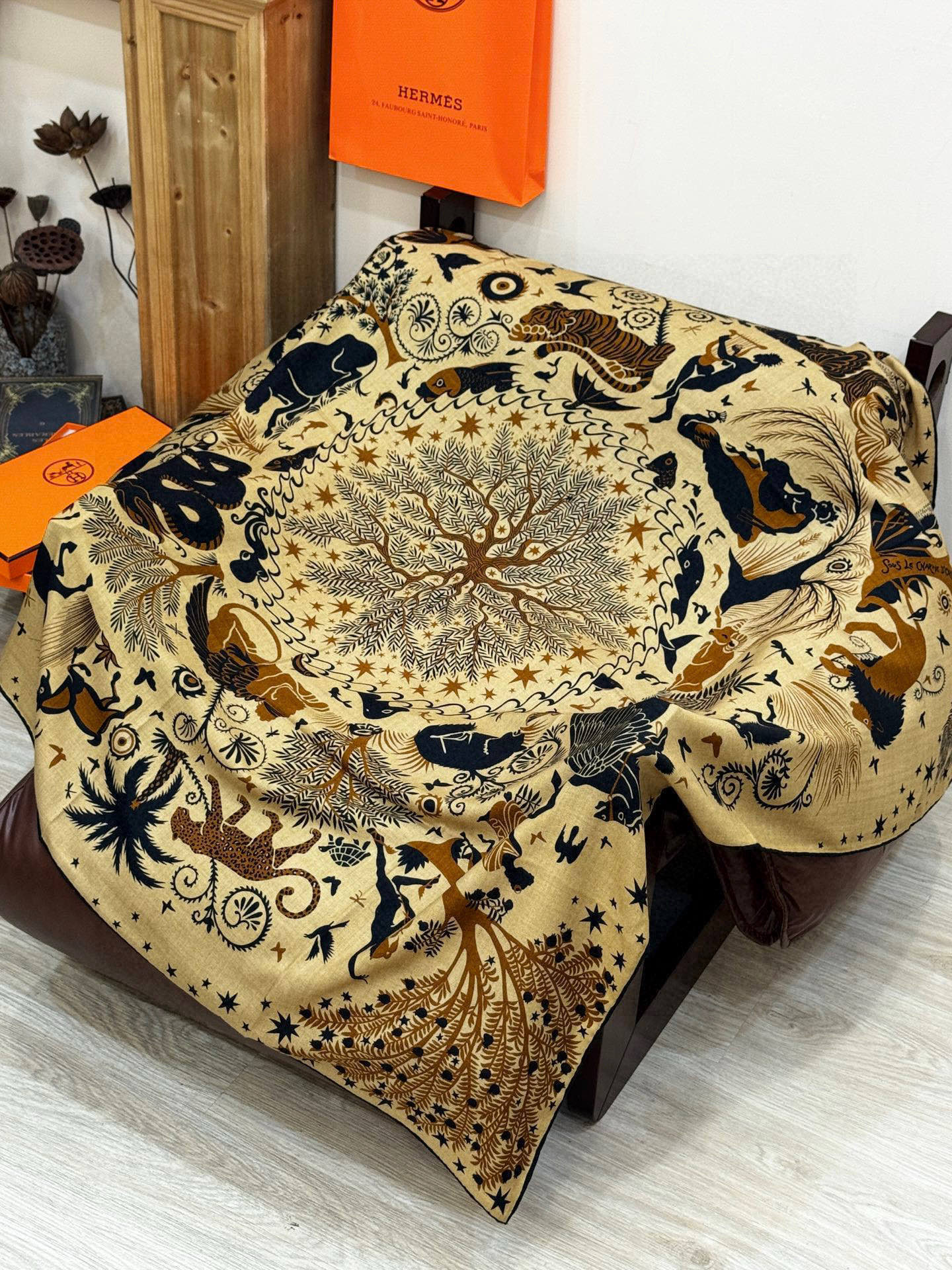 羊绒新款🆕👏👏买了都说好看‼️推荐💕爱马仕双面同色羊绒方巾【玛雅森林双面同色140】，顶级工艺超值‼️爱