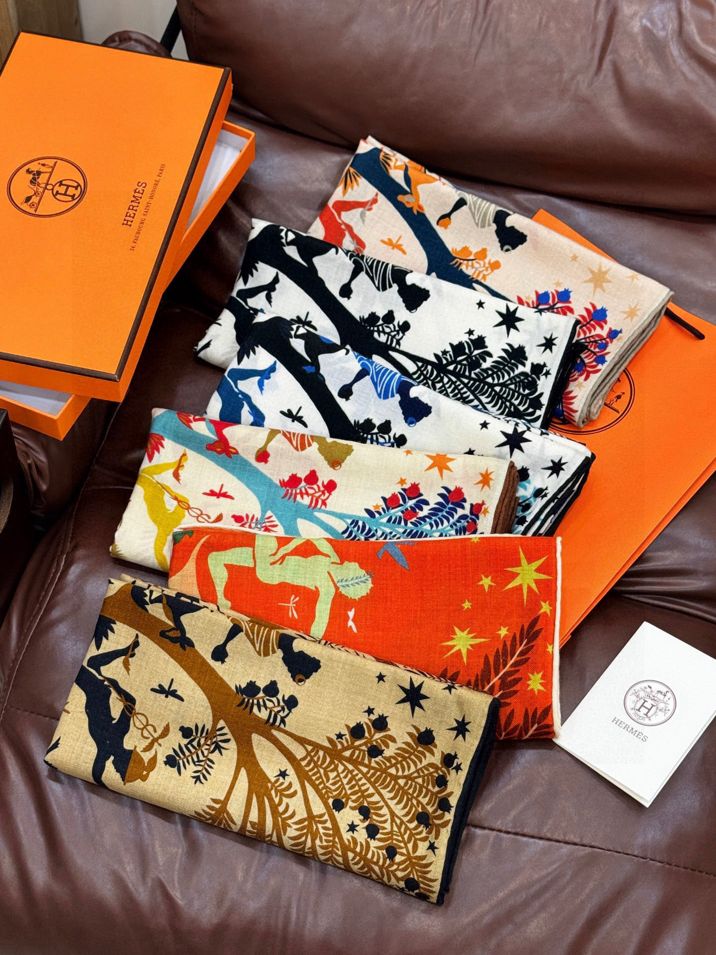 羊绒新款🆕👏👏买了都说好看‼️推荐💕爱马仕双面同色羊绒方巾【玛雅森林双面同色140】，顶级工艺超值‼️爱