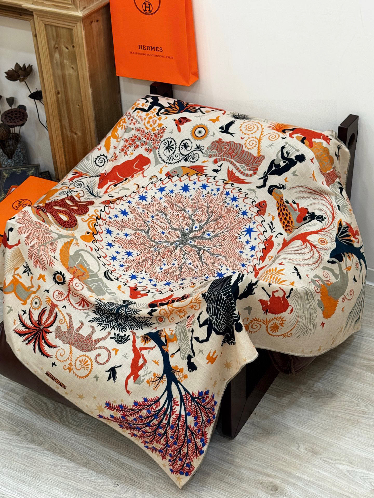 羊绒新款🆕👏👏买了都说好看‼️推荐💕爱马仕双面同色羊绒方巾【玛雅森林双面同色140】，顶级工艺超值‼️爱