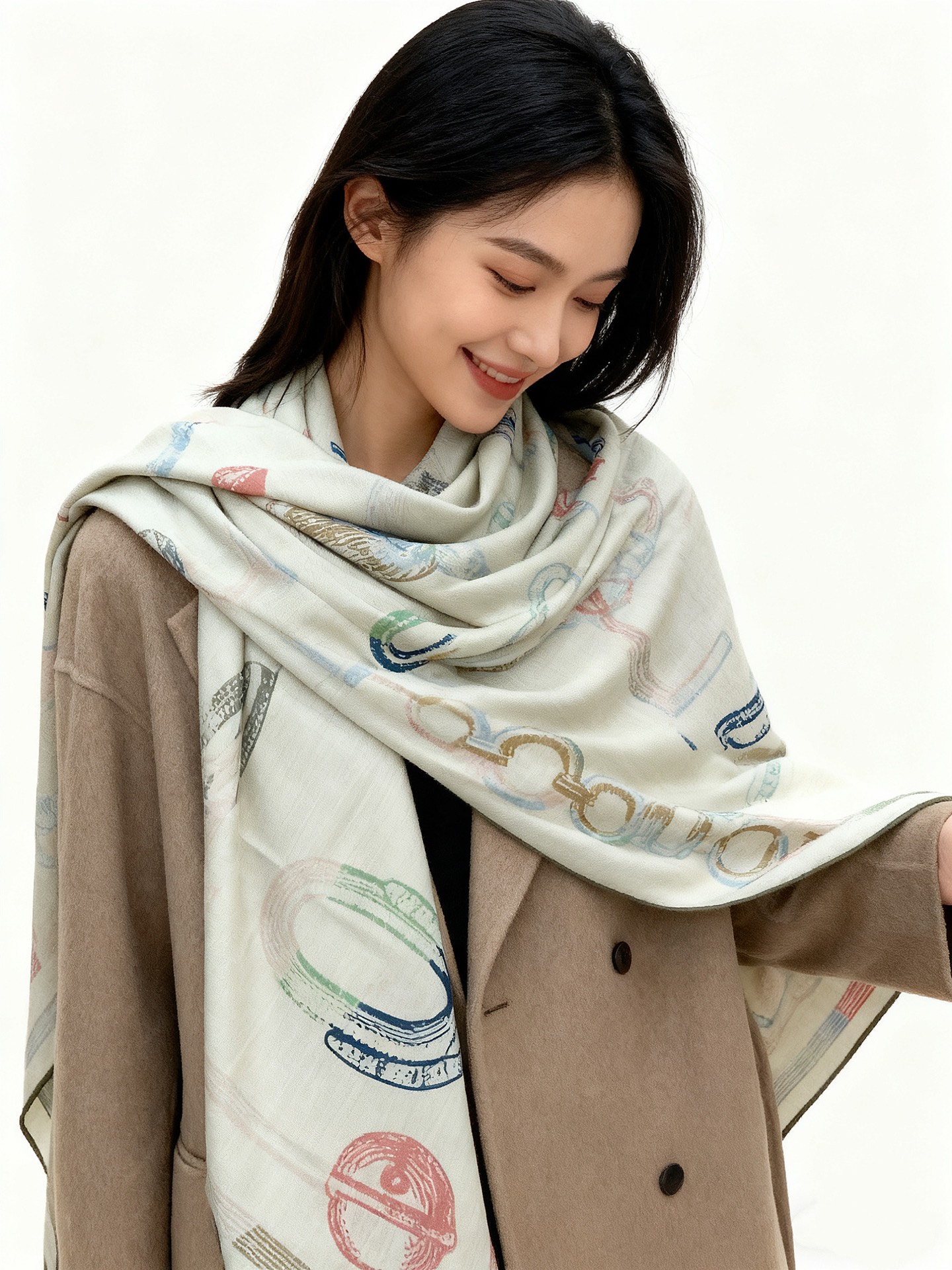 爱马仕(Hermes)【💗】 | “马具故事的诗意回顾”140披肩 【上新❤️】 永远秉承高品质手工卷边