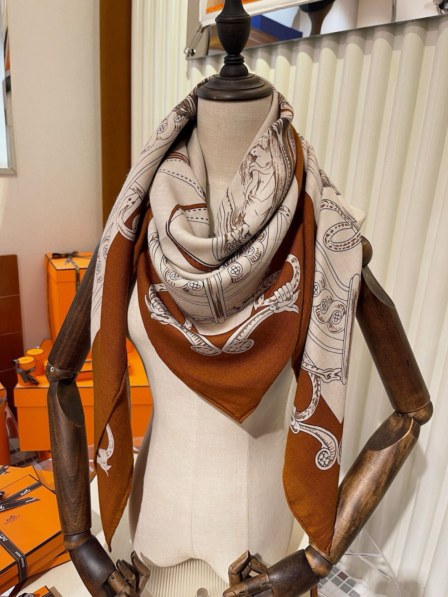 【🍂爱马仕绝绝子神级配色！！金棕本棕🌰太香了！！！】 Hermes秋冬款最新款披肩，好看死了！！！秒爱终