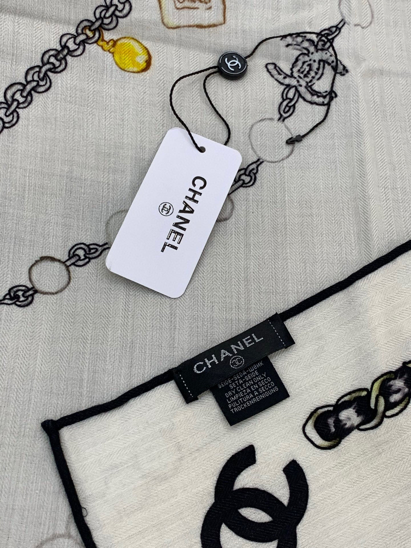 Chanel ~25秋冬新品～“珠光宝气”【140双面丝绒披肩】手工卷边丝绒方巾（30%桑蚕丝70%羊绒