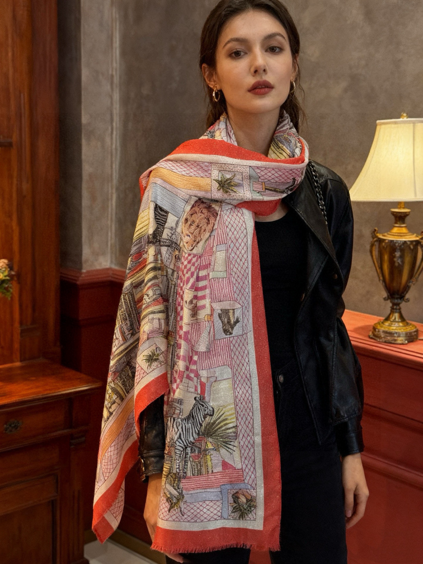 P215  会发光发亮的围巾 爱马仕 专柜同步 买了都说好看羊绒印花‼️推荐💕顶级工艺超值‼️爱马仕专柜爆款🎁🎁羊绒方巾💟立体呈现图案纹路实物档次极高👍👍特殊工艺高端研发惊艳问世🌟特殊尖端工艺处理👍‼️受到白富美的喜欢 无论是品质 款式 价格都令大牌控的她们尖叫 超高性价比 绝对值得入手‼️‼️100%顶级纯羊绒，尺寸：100cm*200cm