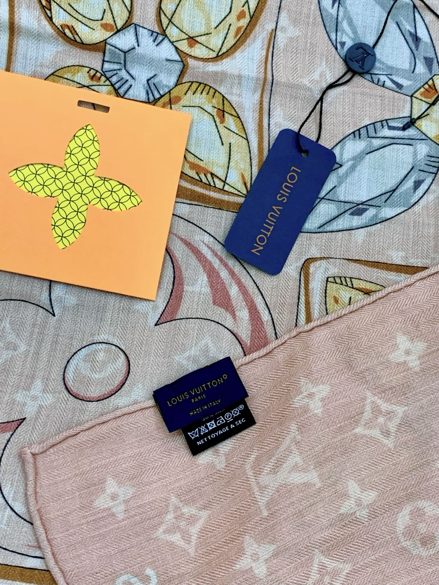 LV x TM 140披肩【140顶级丝绒双面同色披肩】本款LVxTMMonogram Multicol