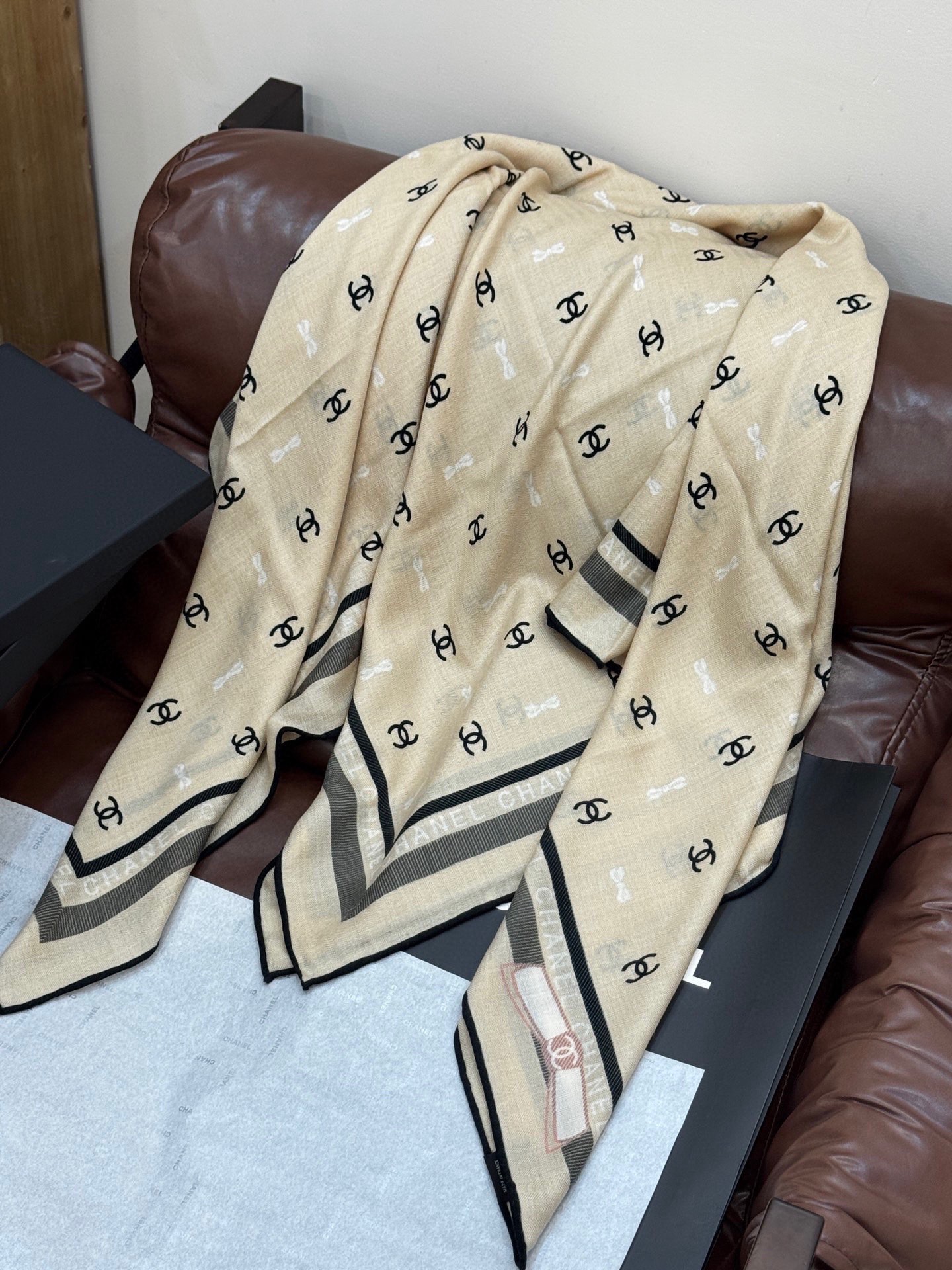 🌸·春日碎花20。 Chanel 140丝绒双面披肩25新款碎花花披肩超级有氛围感135*135cm的大