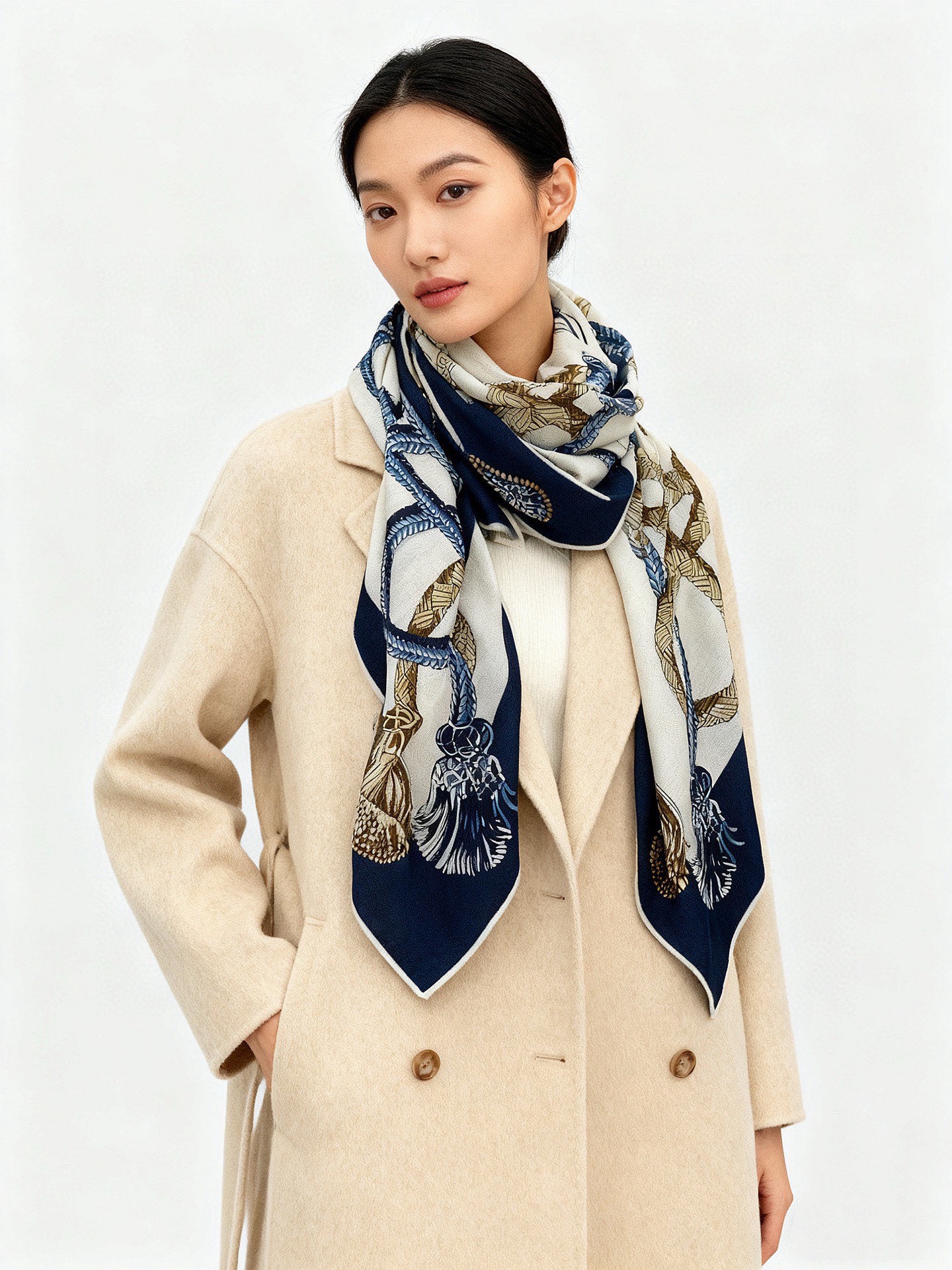 💟2025年秋冬上新💞【双面同色丝毛方巾】手工卷边山羊绒和真丝混纺披肩（70%山羊绒，30%桑蚕丝）这款