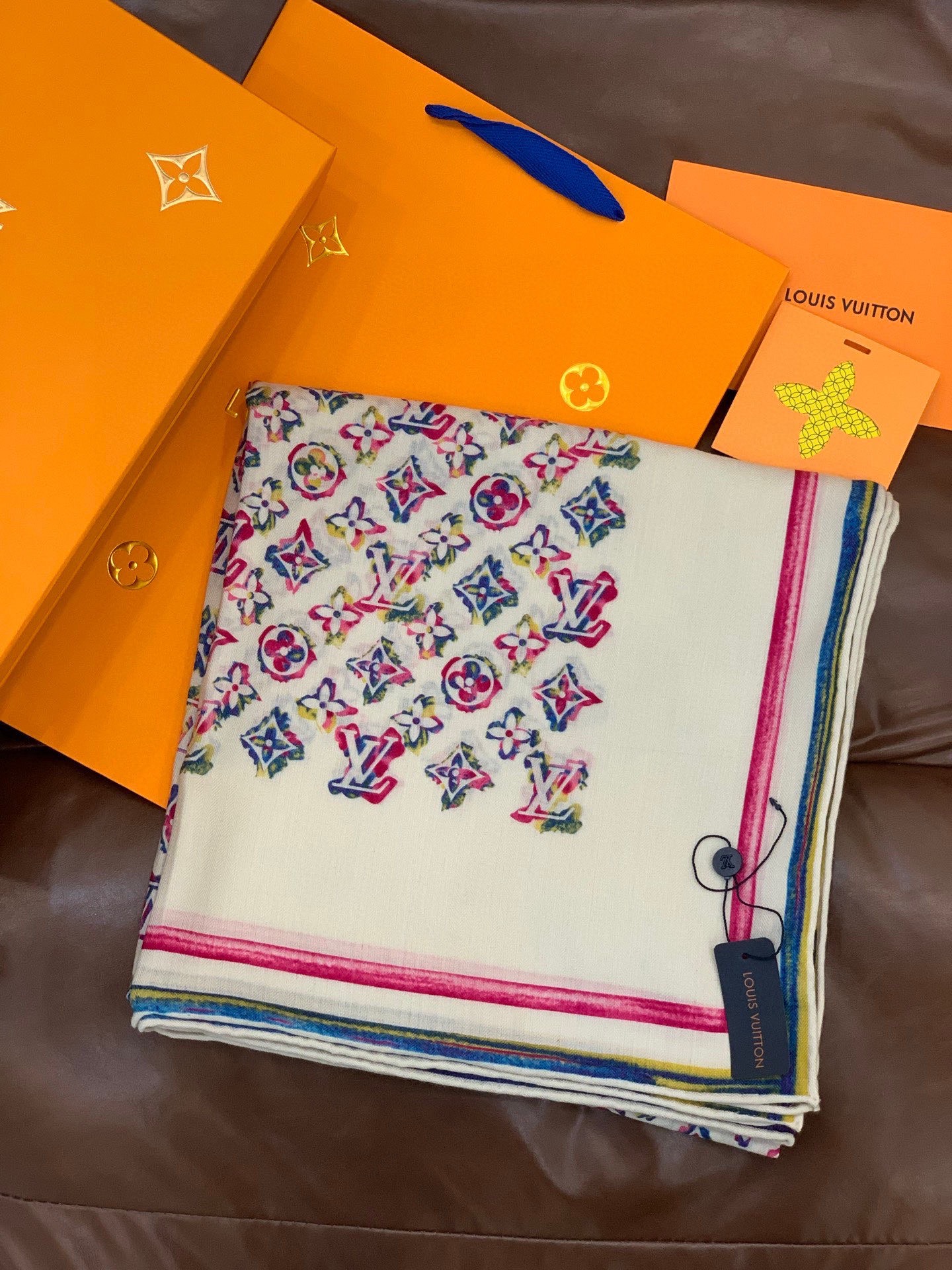 LV x TM 140披肩【140顶级丝绒双面同色披肩】本款LVxTMMonogram Multicol