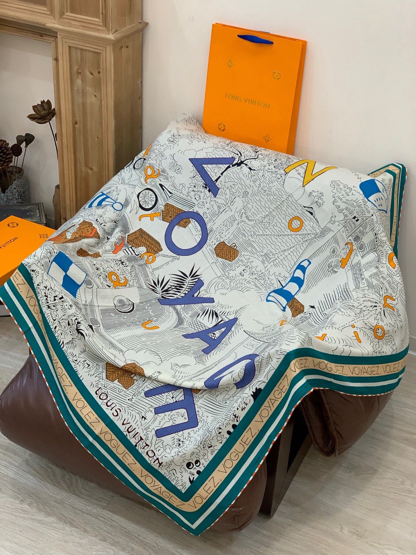 LV x TM 140披肩【140顶级丝绒双面同色披肩】本款LVxTMMonogram Multicol