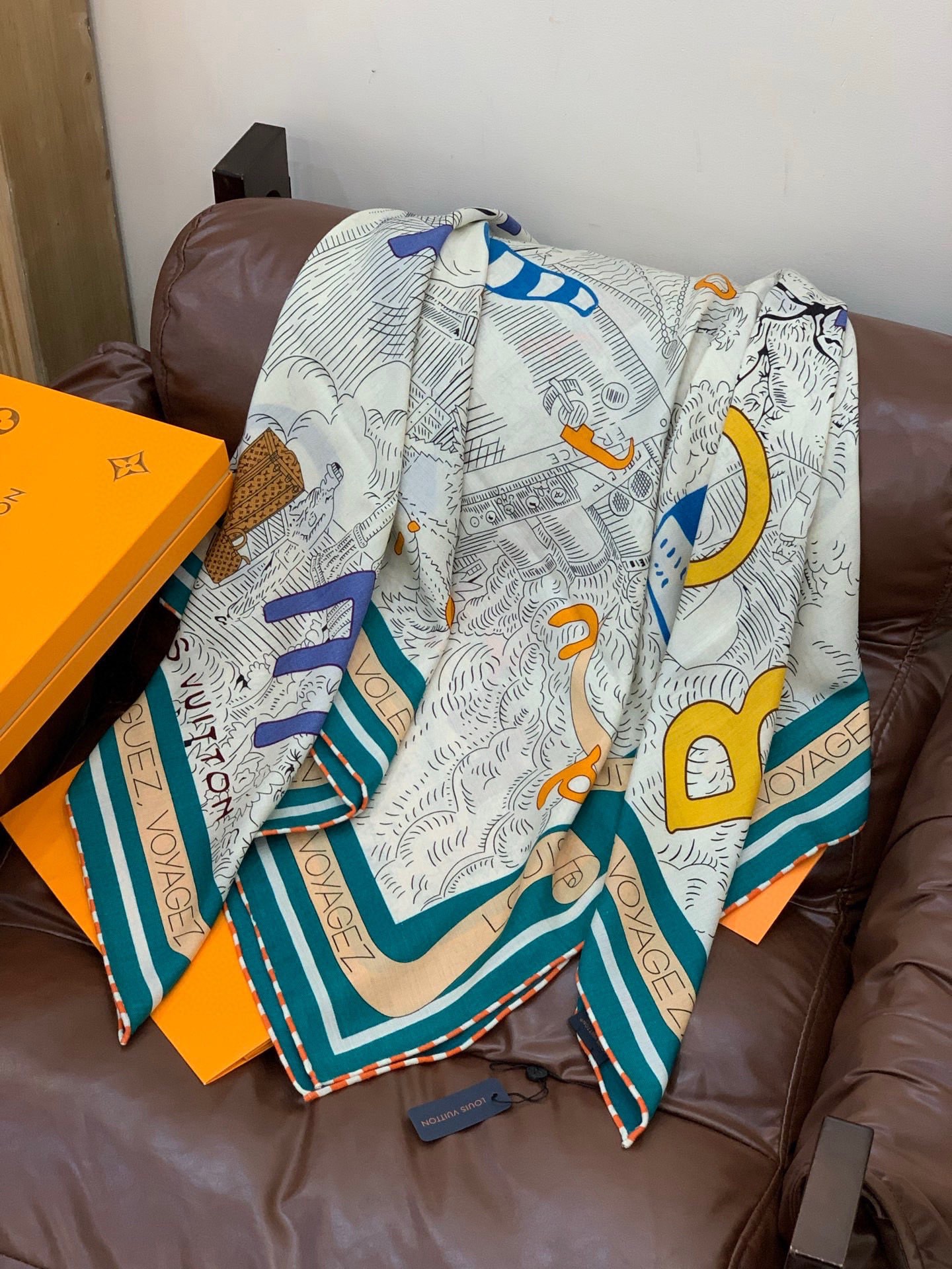 LV x TM 140披肩【140顶级丝绒双面同色披肩】本款LVxTMMonogram Multicol