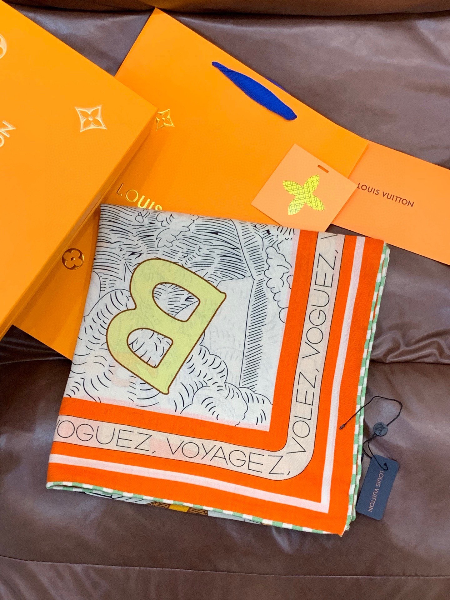 LV x TM 140披肩【140顶级丝绒双面同色披肩】本款LVxTMMonogram Multicol