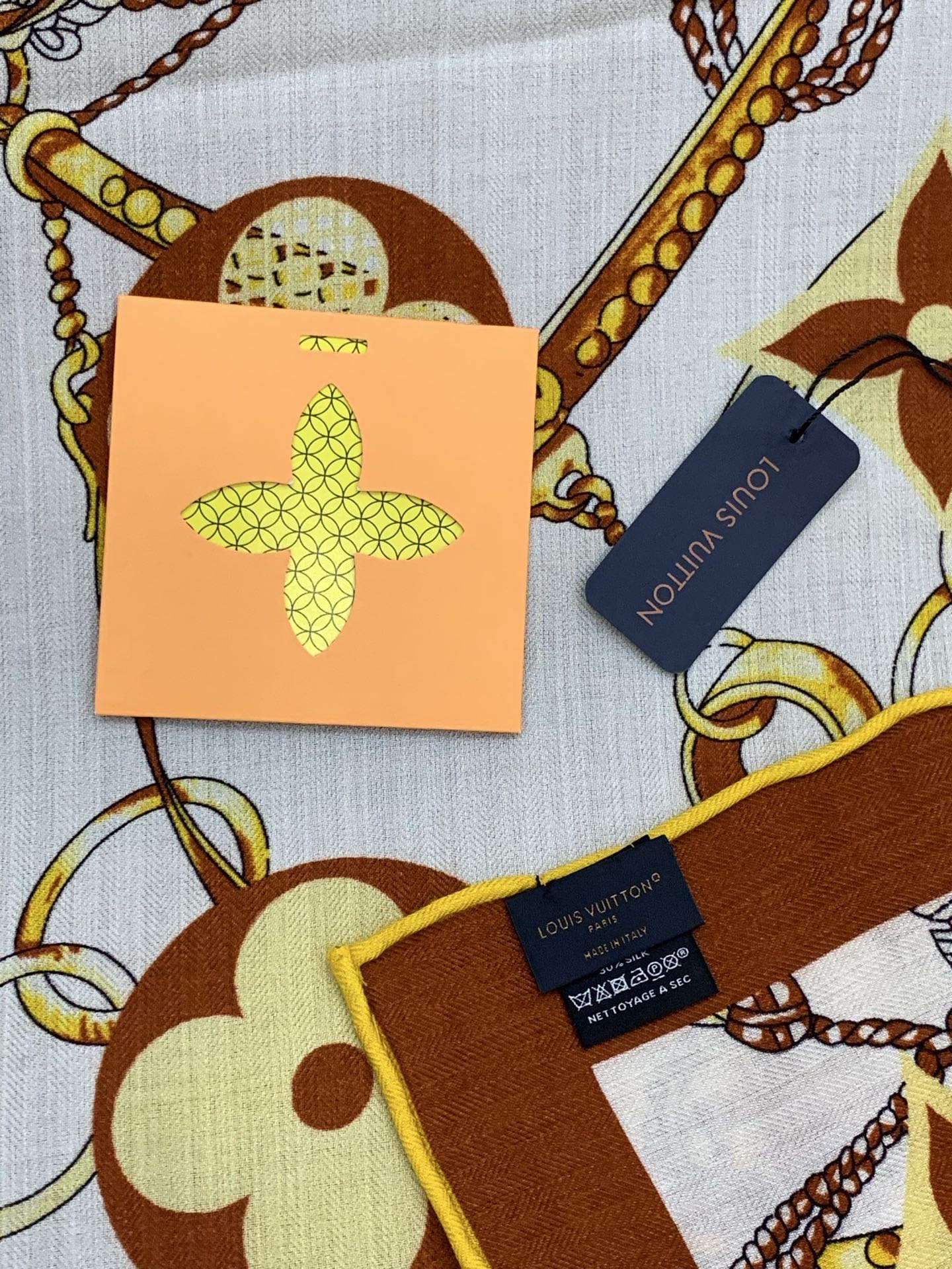 LV x TM 140披肩【140顶级丝绒双面同色披肩】本款LVxTMMonogram Multicol