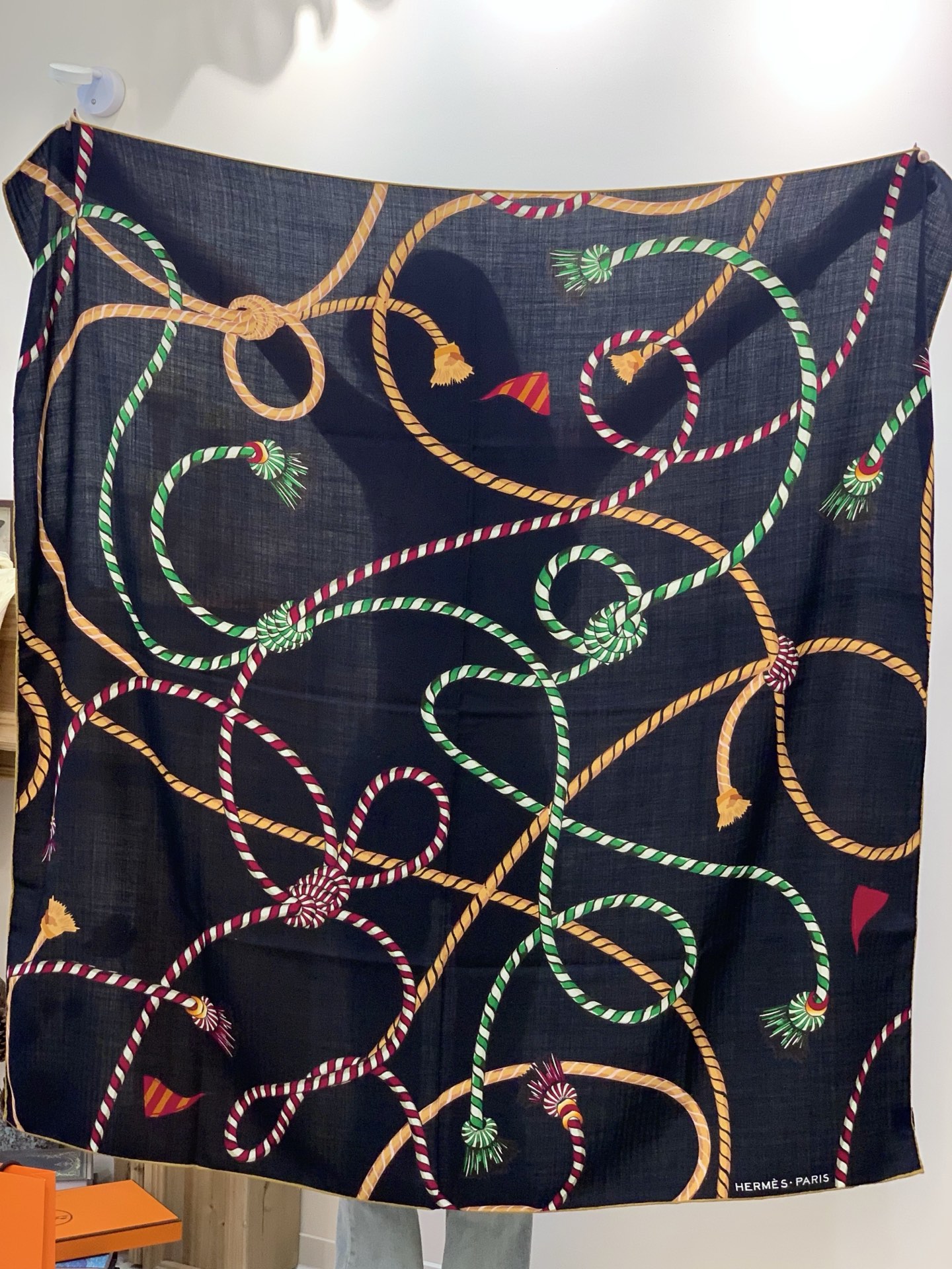 羊绒新款🆕👏👏买了都说好看‼️推荐💕爱马仕双面同色羊绒方巾【双面同色140】，顶级工艺超值‼️爱马仕专柜