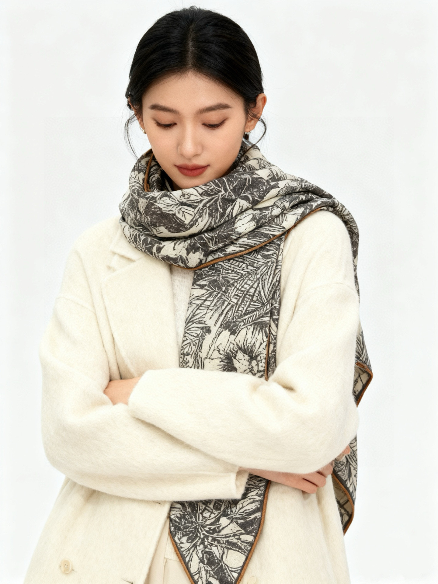 💟2025年秋冬抢先 上新💞【双面同色丝毛方巾】手工卷边山羊绒和真丝混纺披肩（70%山羊绒，30%桑蚕丝