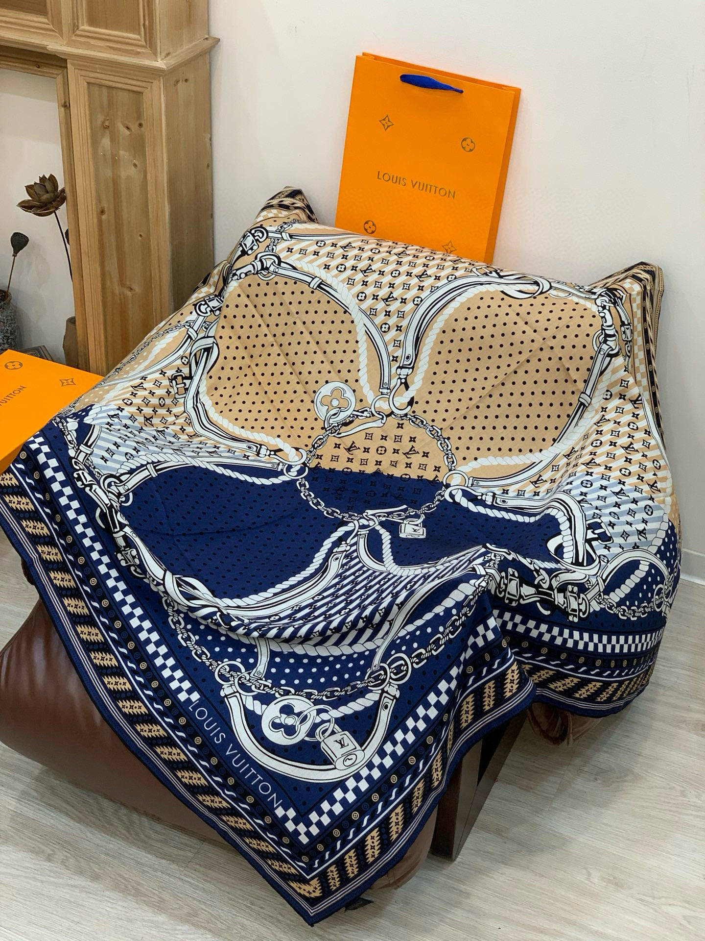 LV x TM 140披肩【140顶级丝绒双面同色披肩】本款LVxTMMonogram Multicol