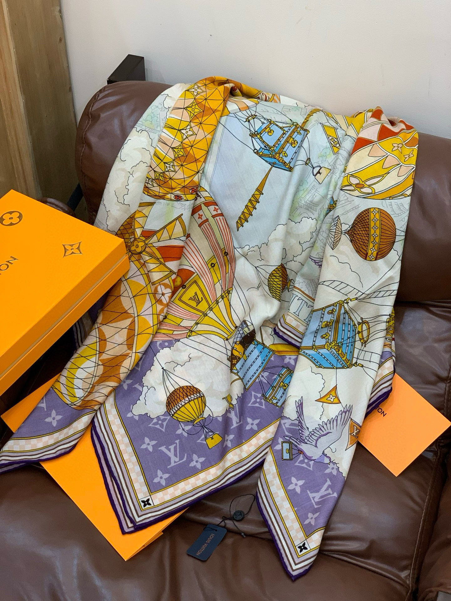 LV x TM 140披肩【140顶级丝绒双面同色披肩】本款LVxTMMonogram Multicol